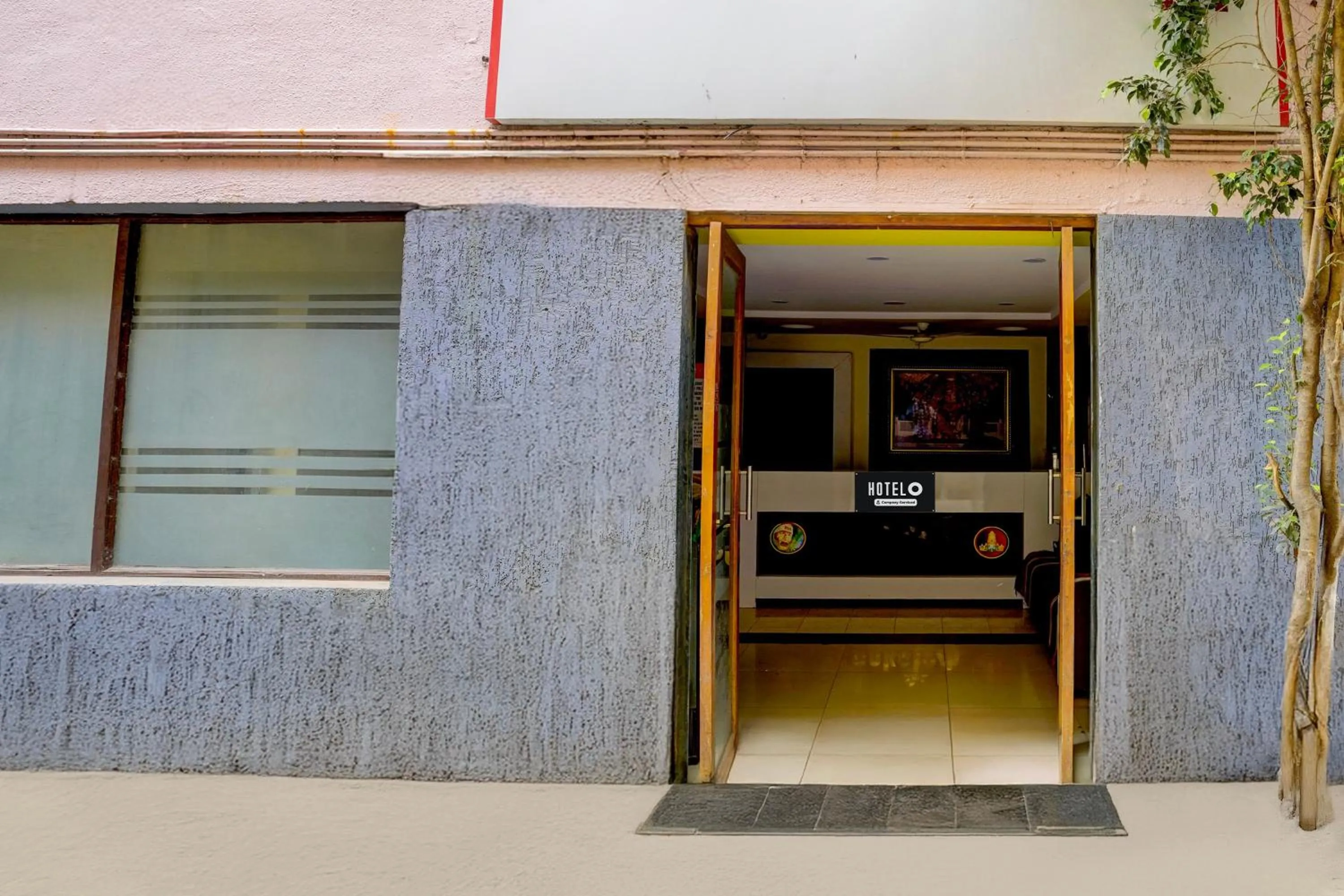 Facade/entrance in Super Hotel O Sainagar Shirdi Railway Junction Formerly Sai Vyankatesh Residency