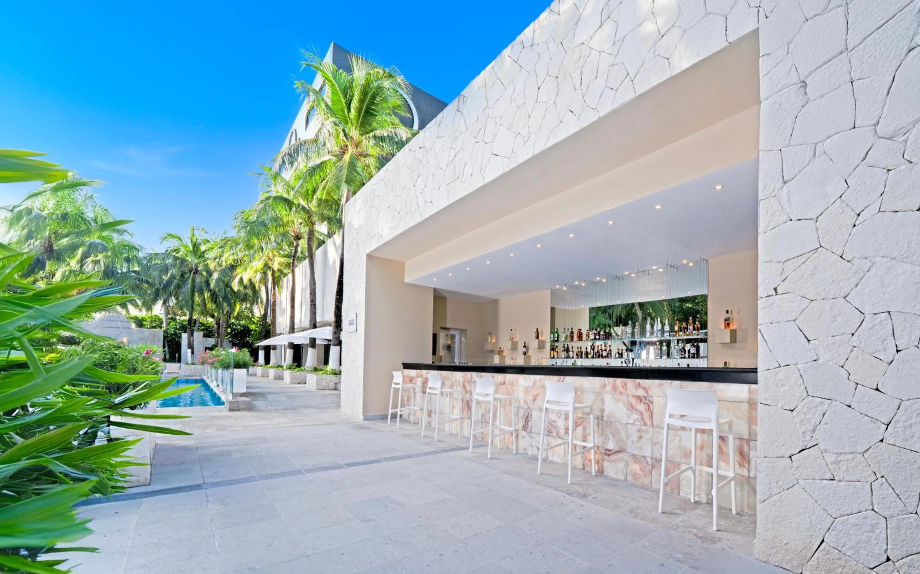 Lounge or bar in Oh! Cancun - The Urban Oasis & Beach Club