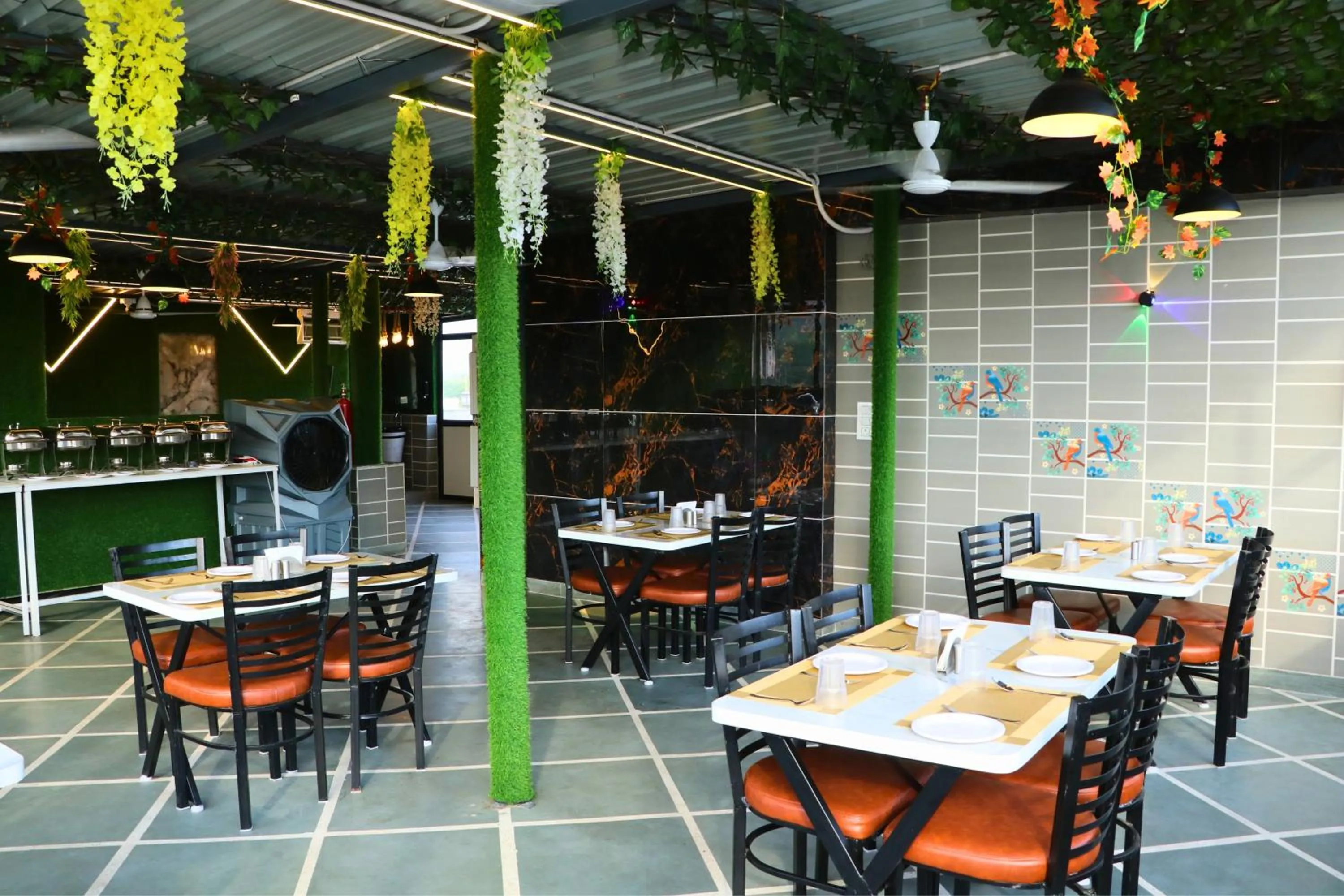 Restaurant/places to eat in The Aurum Park Haridwar