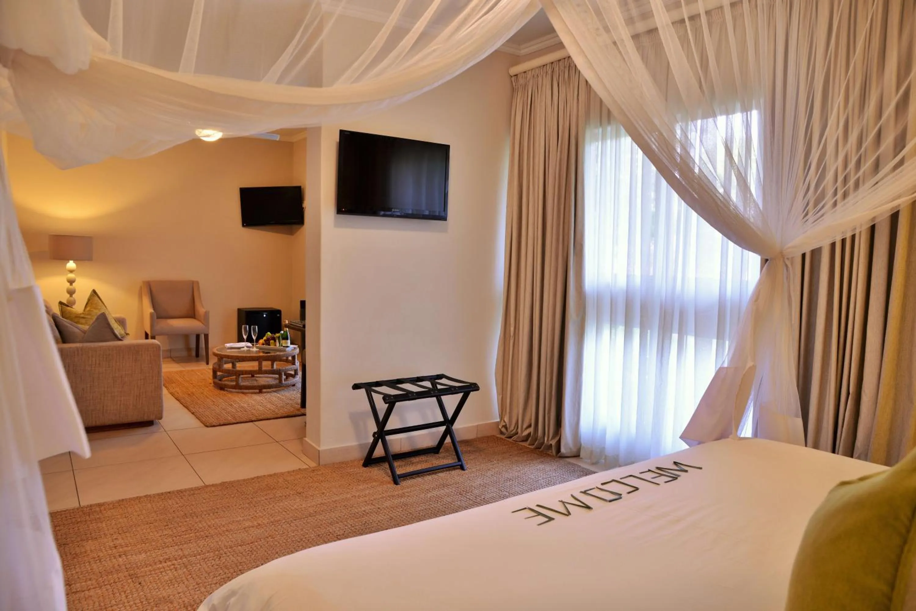 Bed in Cresta Sprayview Victoria Falls