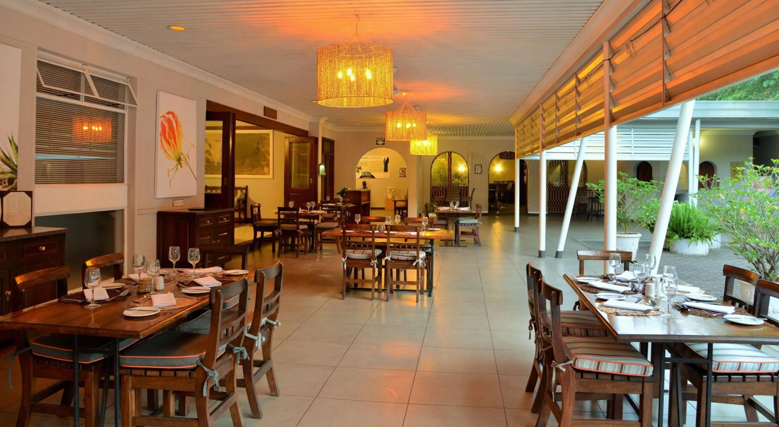 Restaurant/places to eat in Cresta Sprayview Victoria Falls