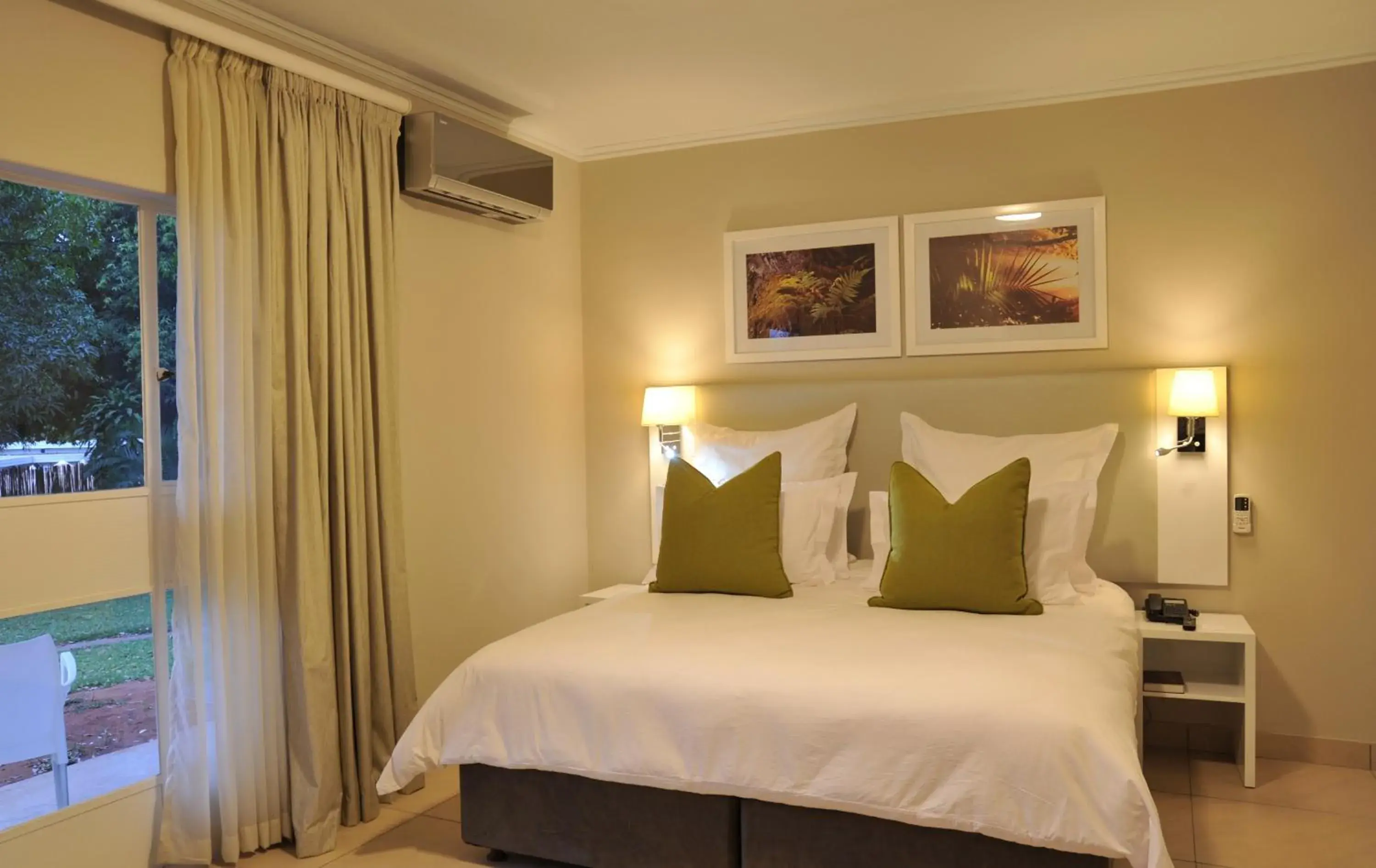 Bed in Cresta Sprayview Victoria Falls Bed in Cresta Sprayview Victoria Falls