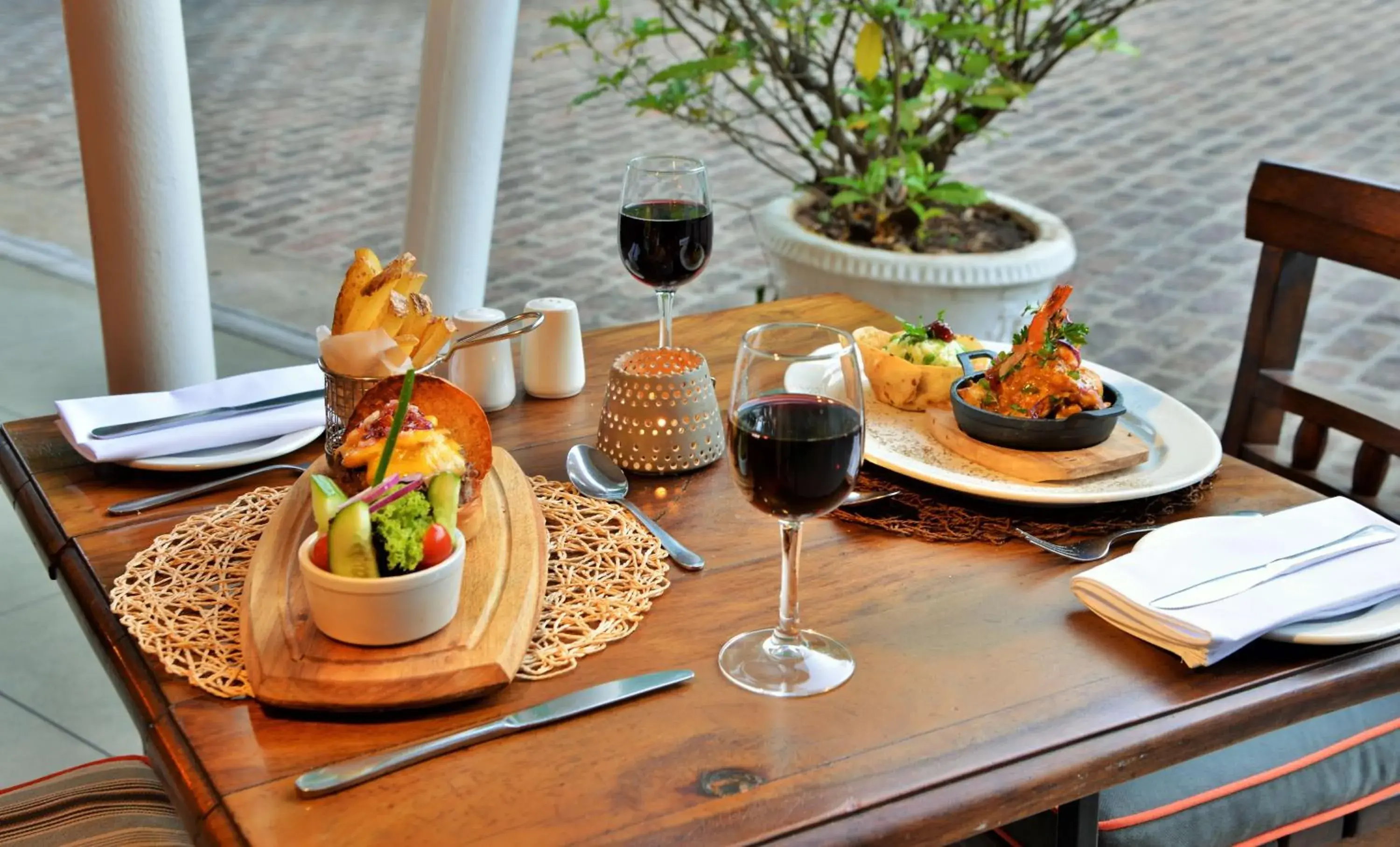 Restaurant/places to eat in Cresta Sprayview Victoria Falls Restaurant/places to eat in Cresta Sprayview Victoria Falls