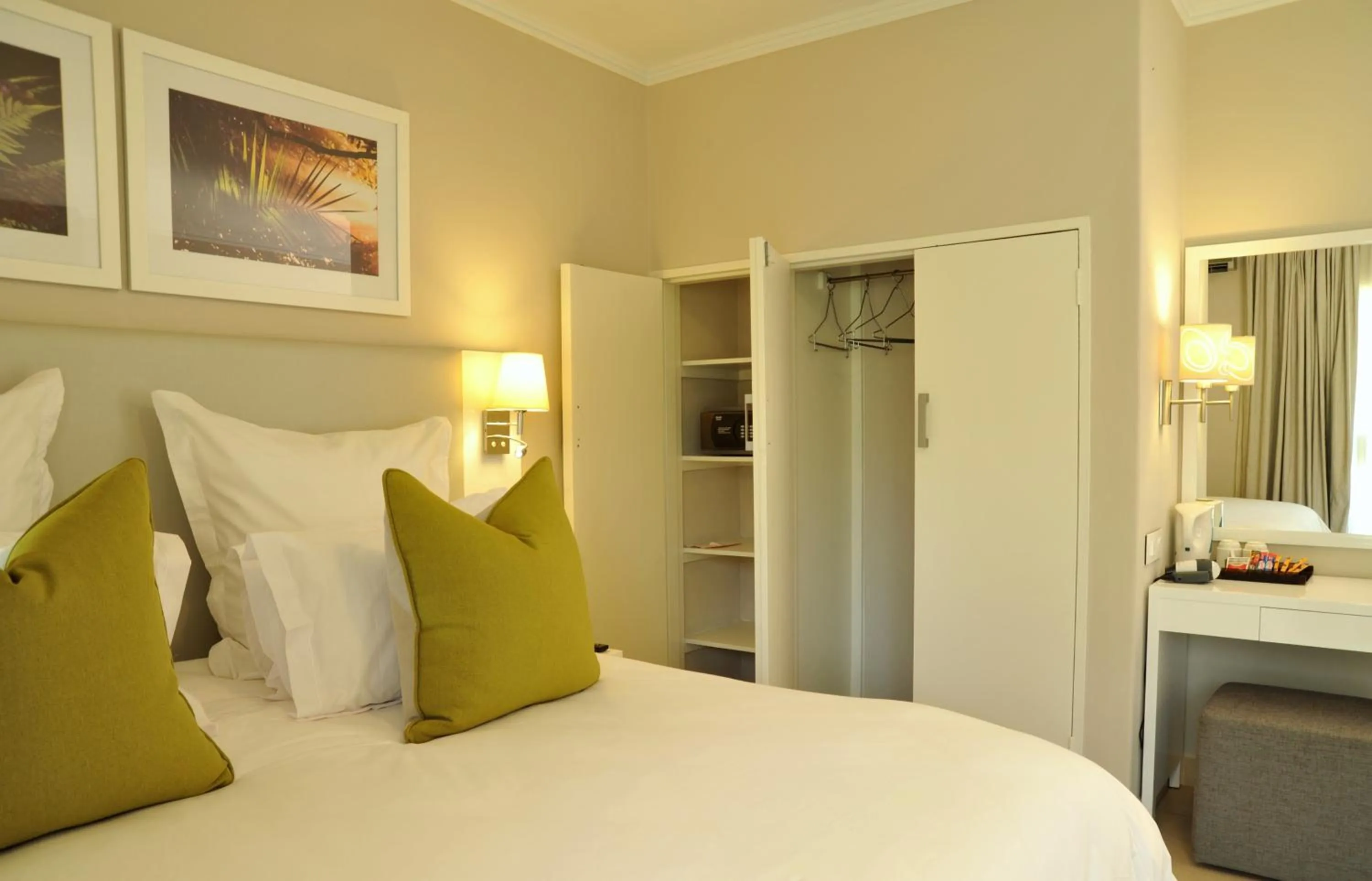 Bed in Cresta Sprayview Victoria Falls