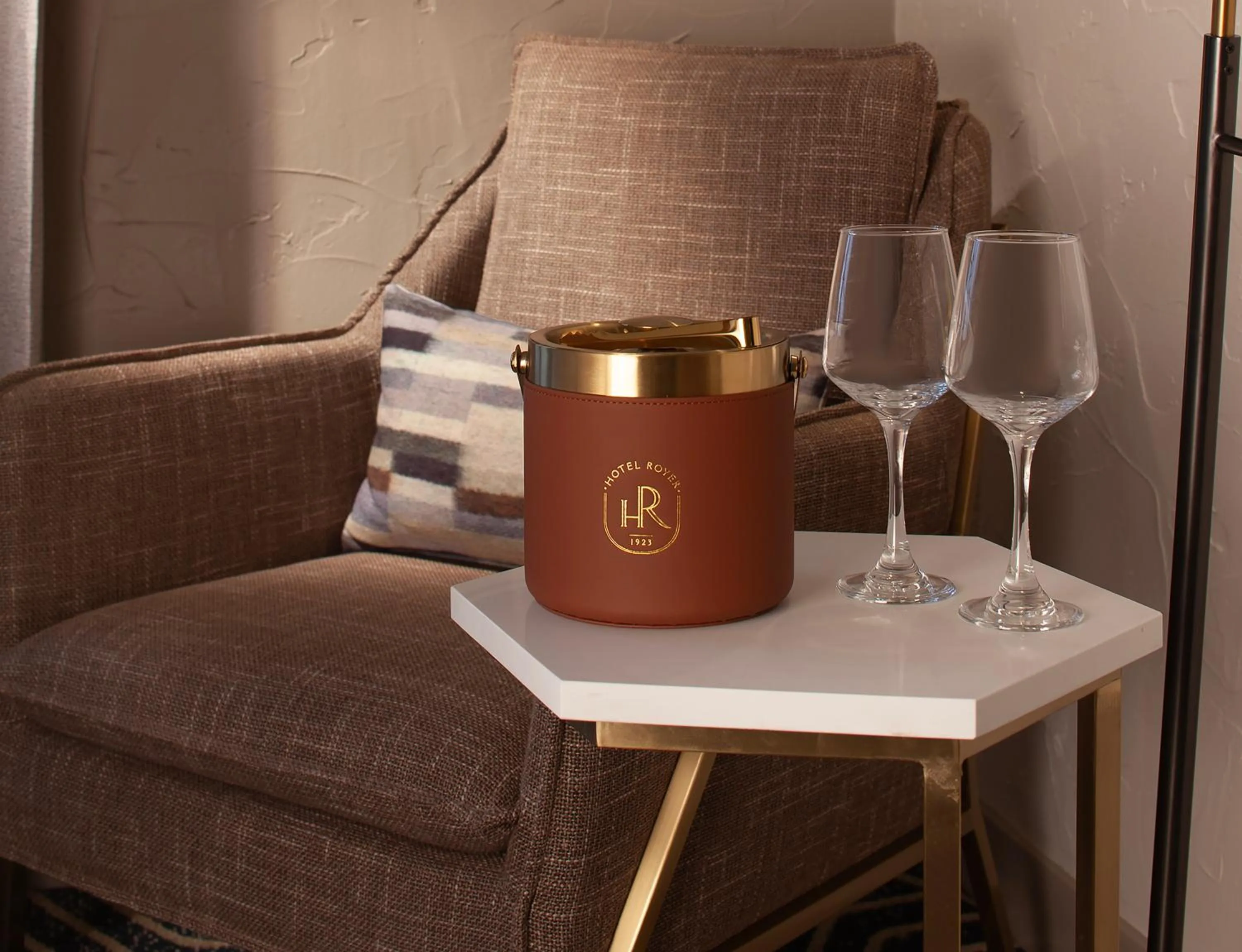 Bedroom in Hotel Royer Urbana Champaign, Tapestry Collection by Hilton