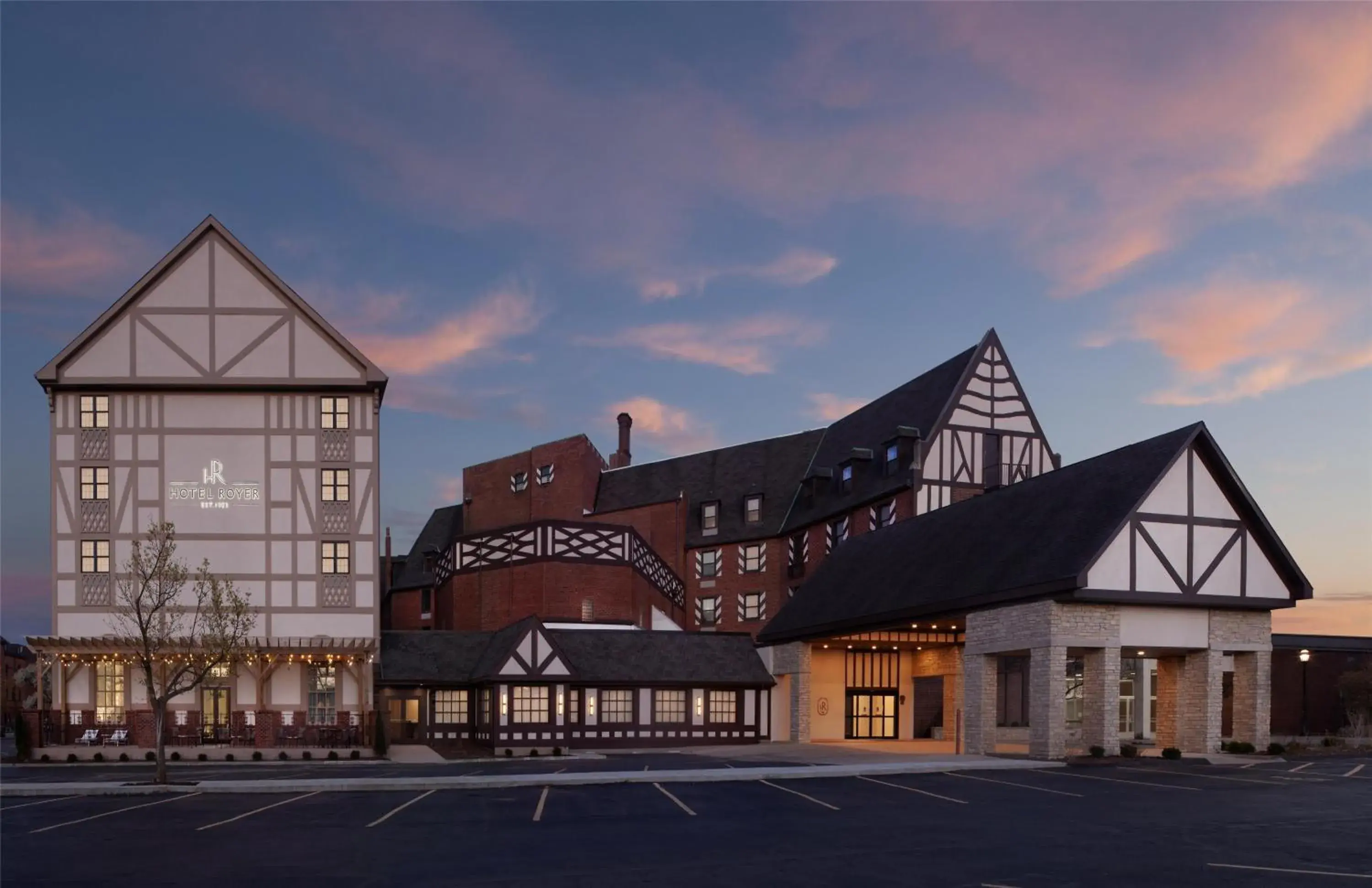 Property building in Hotel Royer Urbana Champaign, Tapestry Collection by Hilton Property building in Hotel Royer Urbana Champaign, Tapestry Collection by Hilton