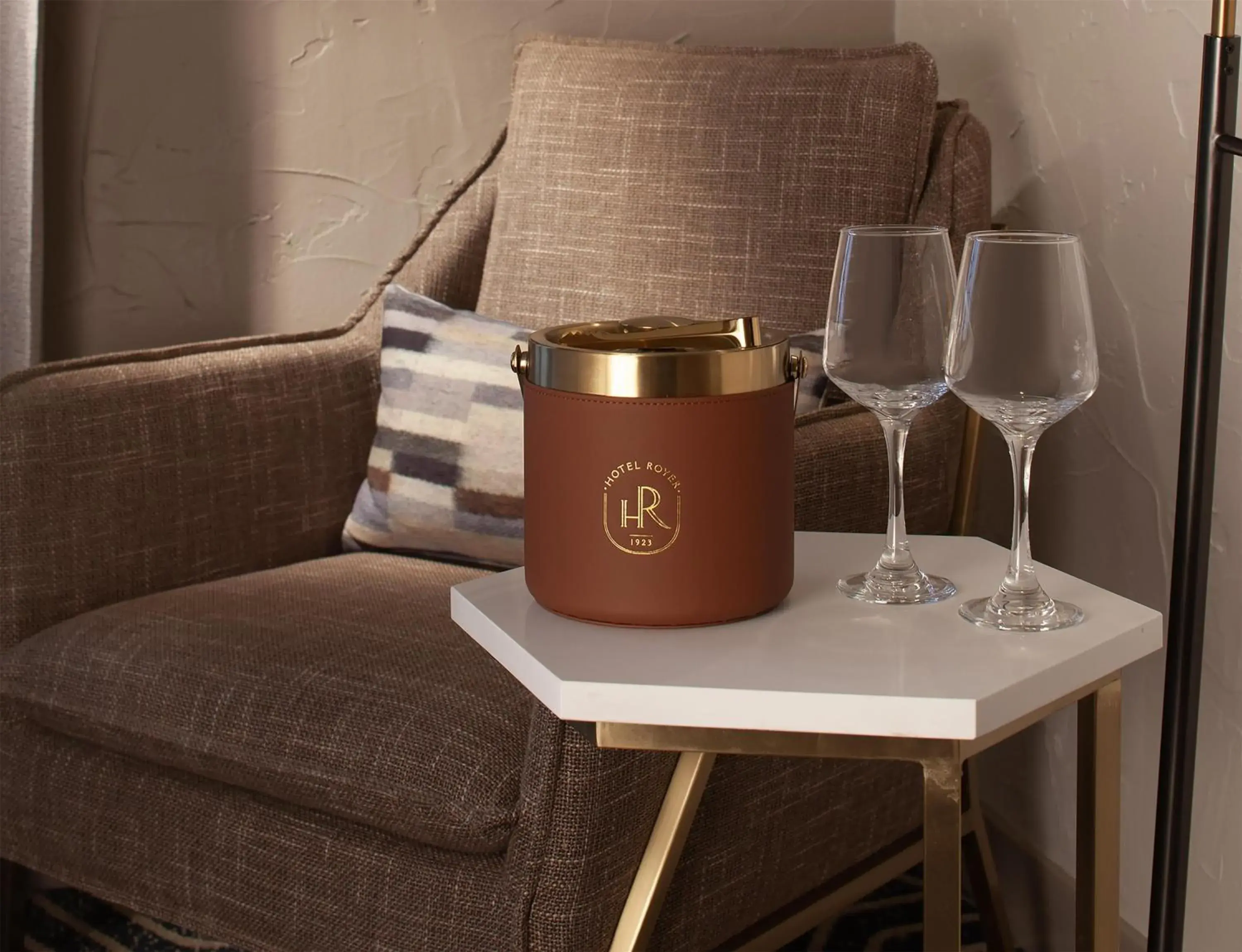 Deluxe King Studio Suite in Hotel Royer Urbana Champaign, Tapestry Collection by Hilton Deluxe King Studio Suite in Hotel Royer Urbana Champaign, Tapestry Collection by Hilton