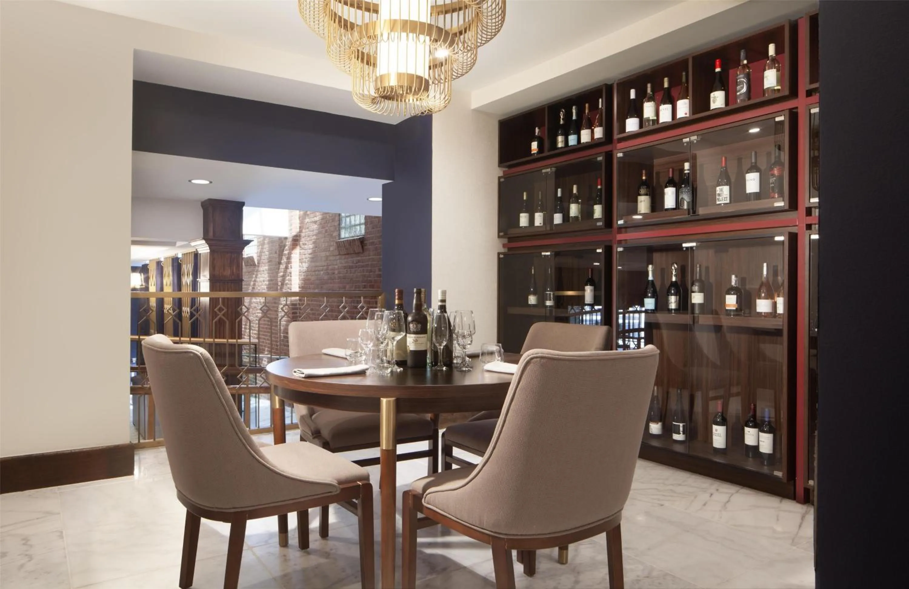 Restaurant/places to eat in Hotel Royer Urbana Champaign, Tapestry Collection by Hilton