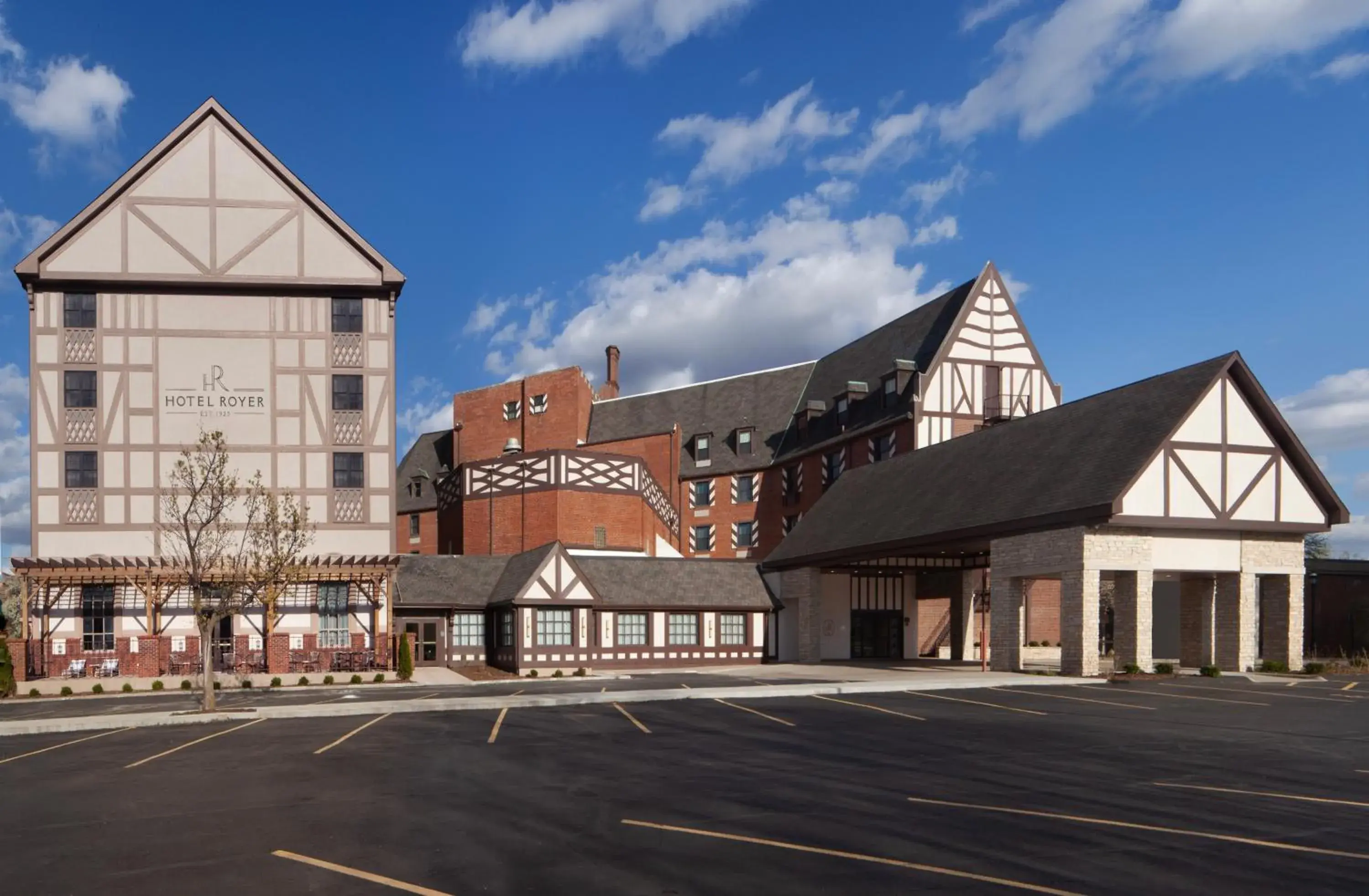 Property building in Hotel Royer Urbana Champaign, Tapestry Collection by Hilton Property building in Hotel Royer Urbana Champaign, Tapestry Collection by Hilton
