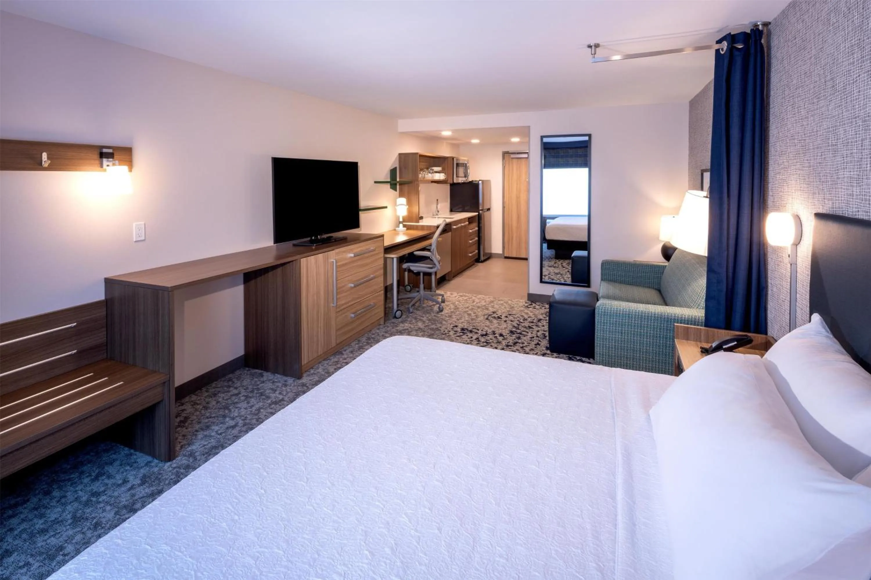 Bed in Home2 Suites By Hilton Kalispell, Mt