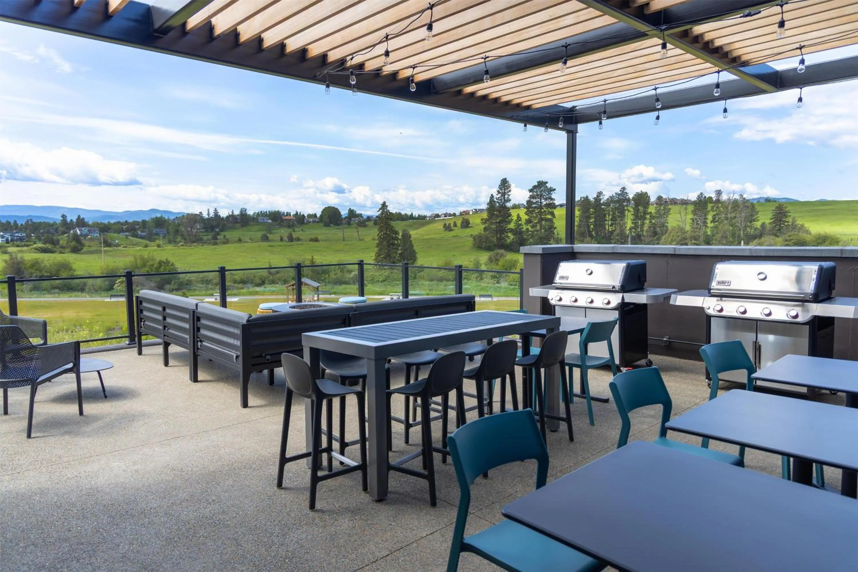 Dining area in Home2 Suites By Hilton Kalispell, Mt
