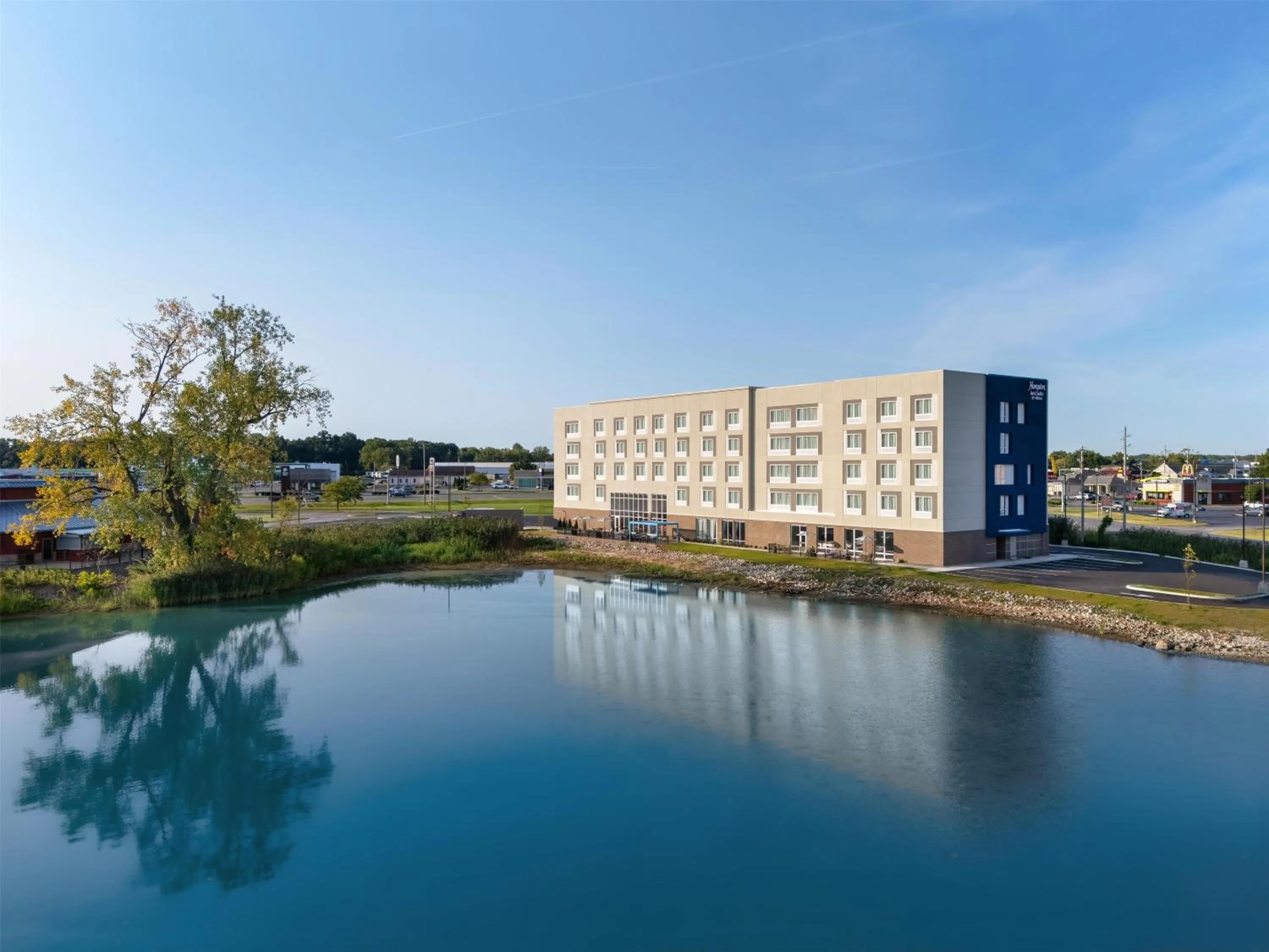 Property building in Hampton Inn & Suites By Hilton Port Clinton Catawba Island