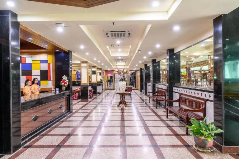 Communal lounge/ TV room in Boutique Paradise Hotel