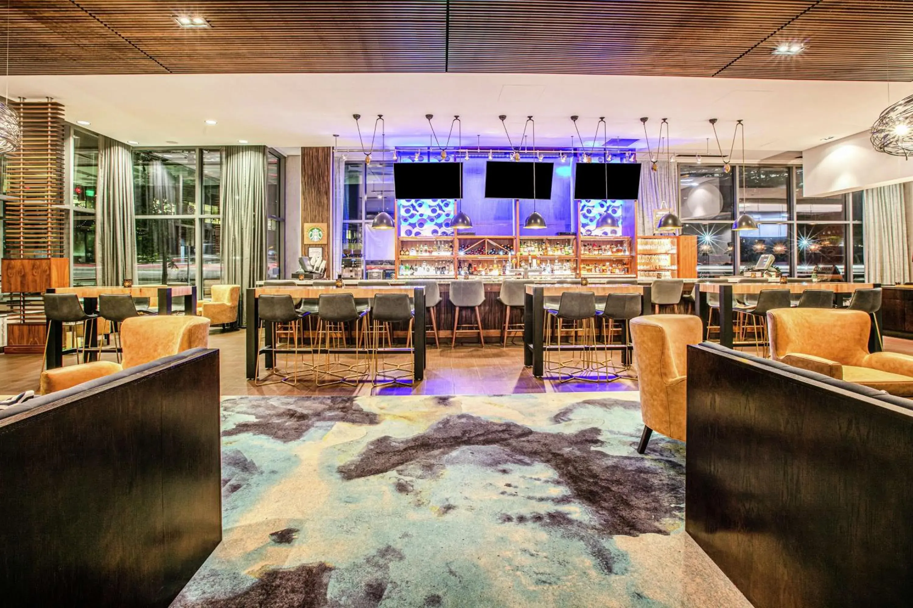 Lounge or bar in Hilton Garden Inn Seattle Downtown Lounge or bar in Hilton Garden Inn Seattle Downtown