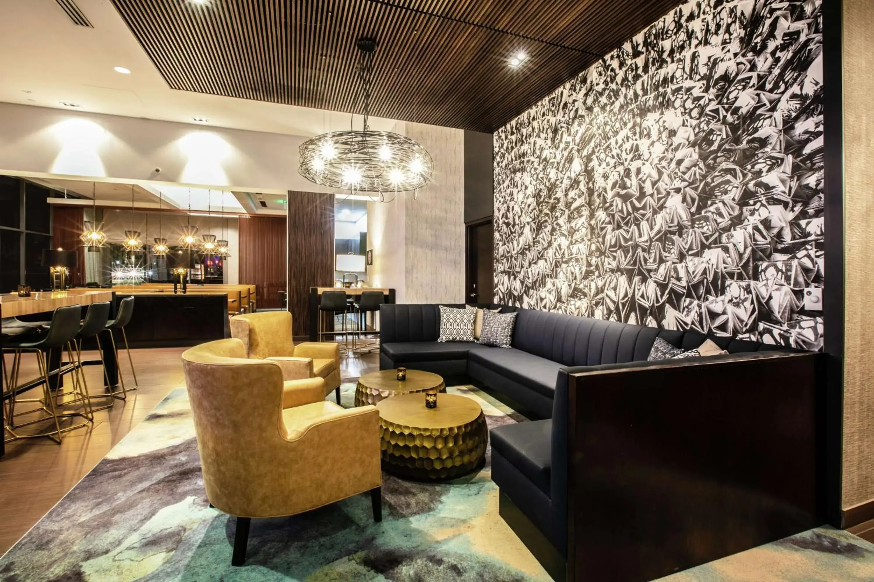 Lounge or bar in Hilton Garden Inn Seattle Downtown Lounge or bar in Hilton Garden Inn Seattle Downtown
