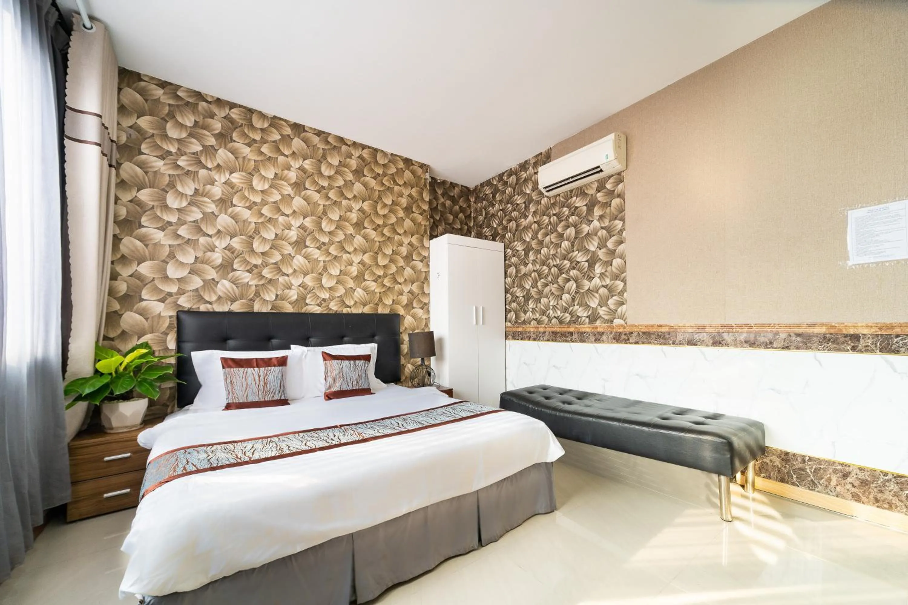 Bedroom, Bed in Dancenter Near Hanh Hospital Formerly Lan Rung
