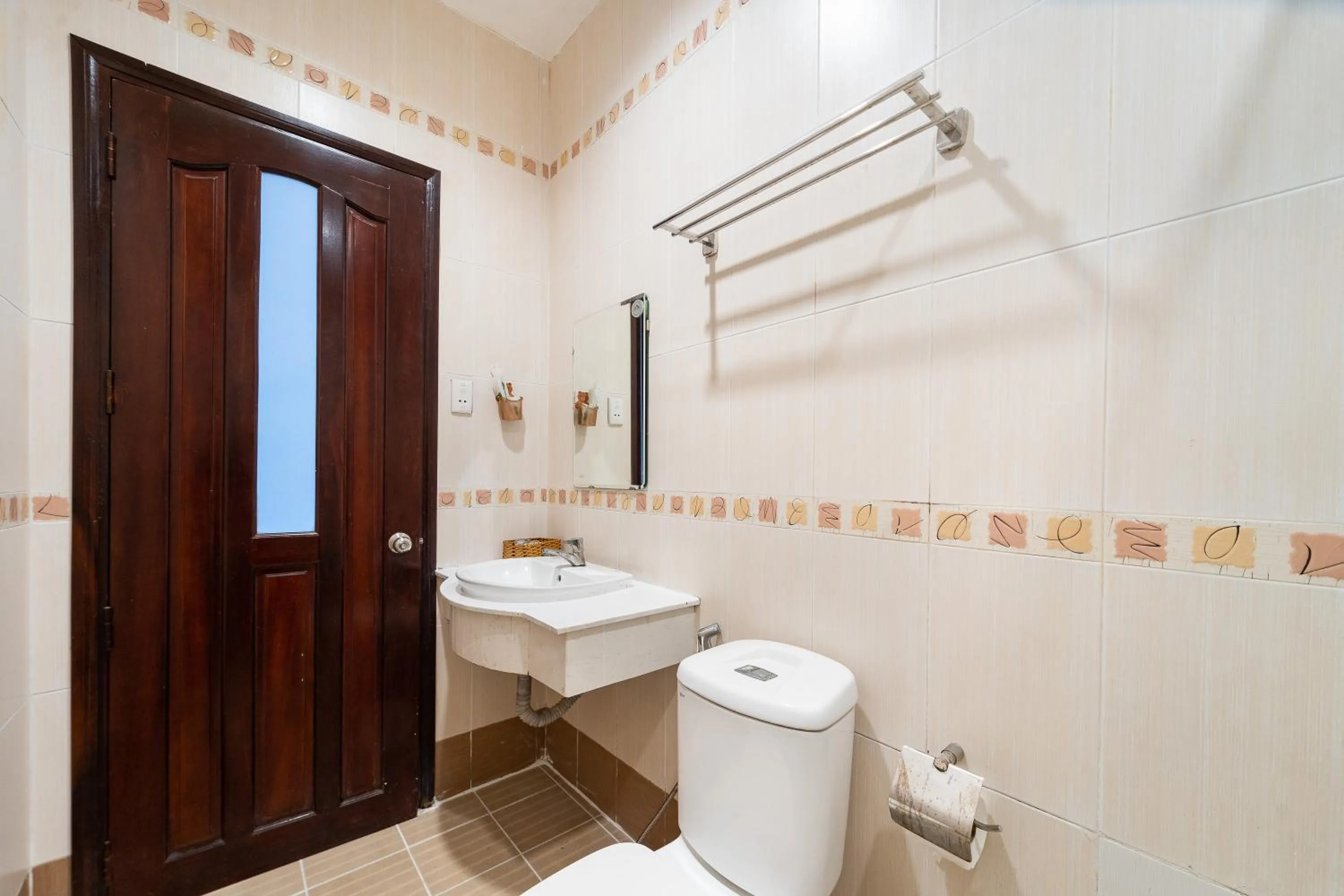 Bathroom in Dancenter Near Hanh Hospital Formerly Lan Rung