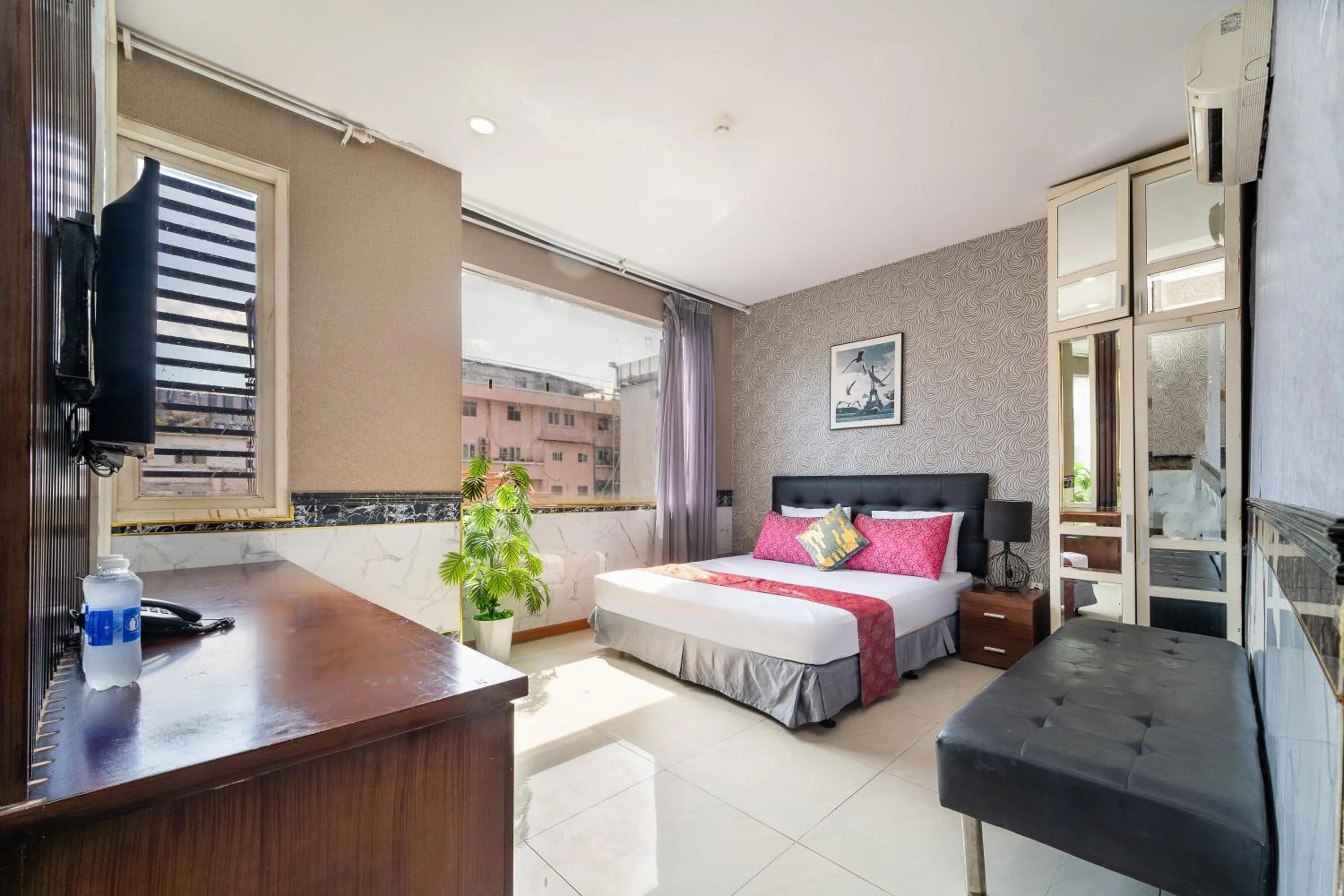 Bedroom, Bed in Dancenter Near Hanh Hospital Formerly Lan Rung