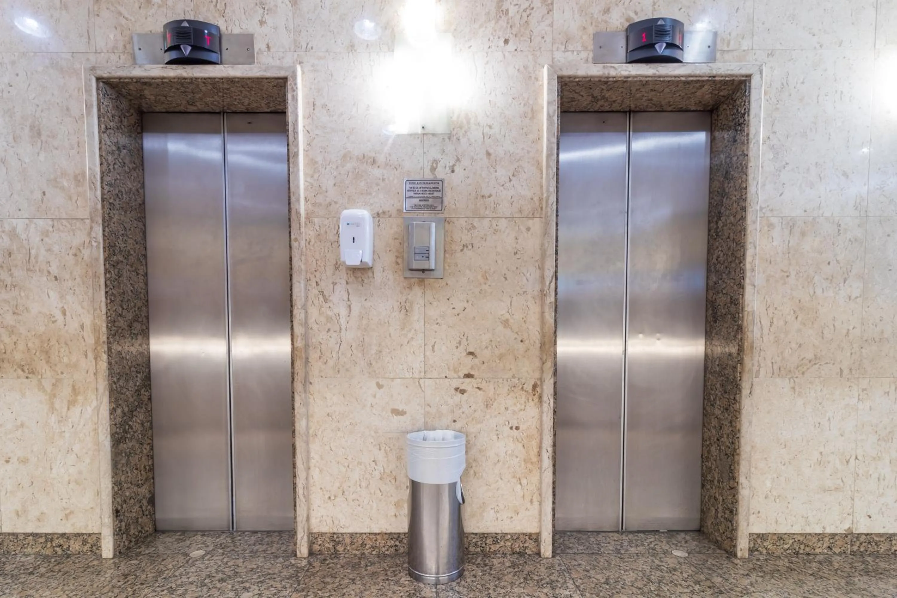 elevator in Braston Augusta Hotel by Castelo Itaipava