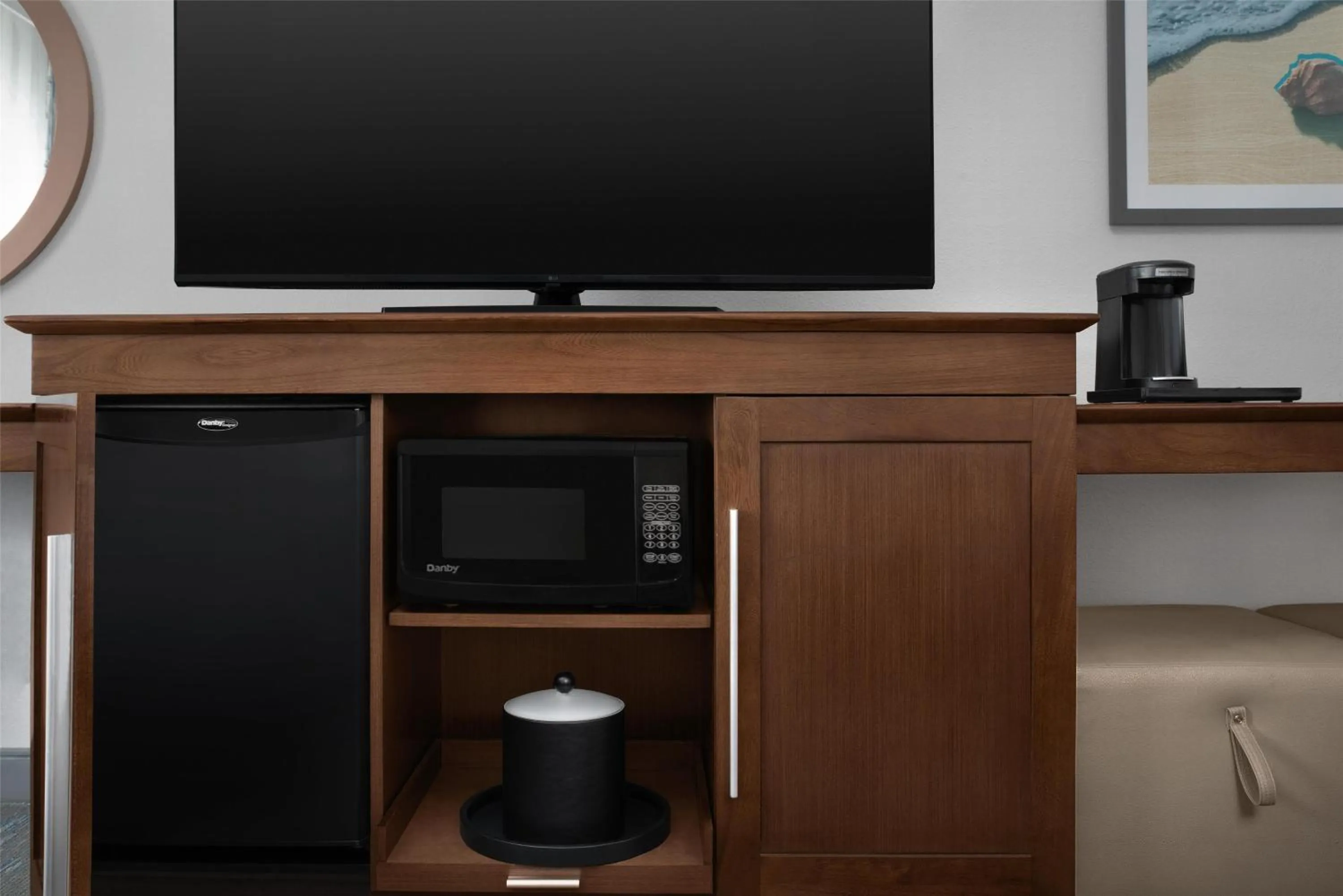 Photo of the whole room in Hampton Inn and Suites by Hilton Vero Beach-Downtown