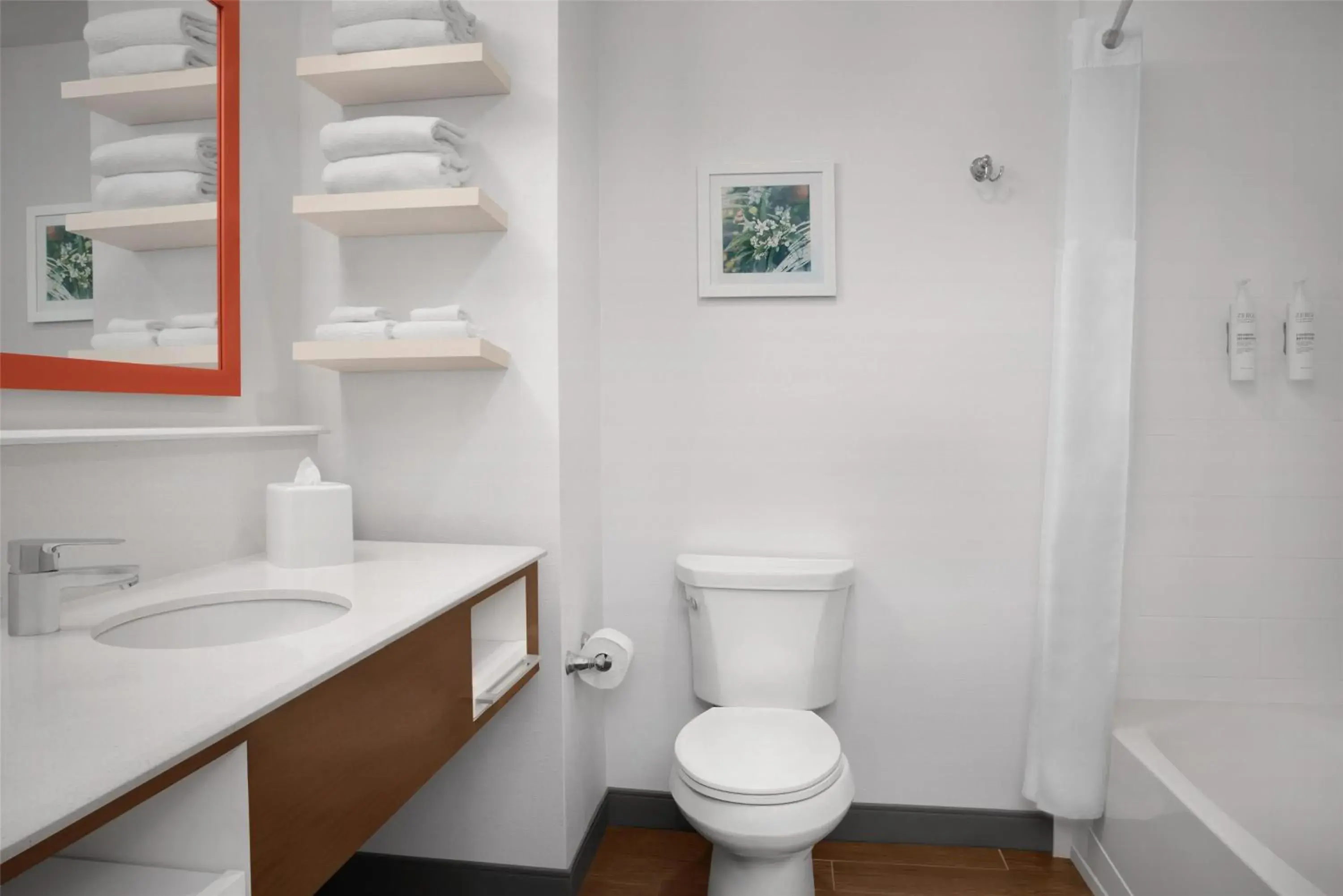 Bathroom in Hampton Inn and Suites by Hilton Vero Beach-Downtown Bathroom in Hampton Inn and Suites by Hilton Vero Beach-Downtown