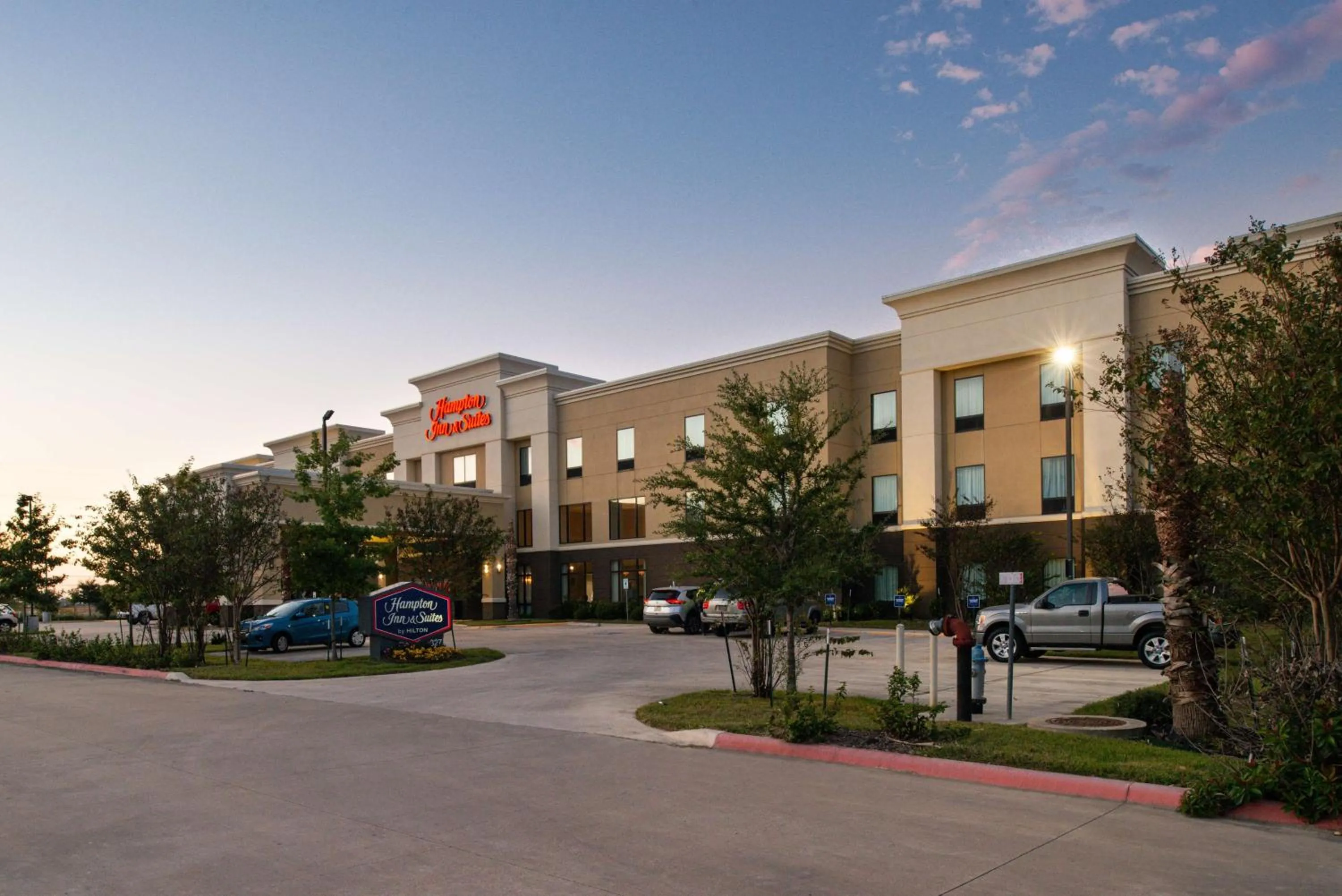 Property building in Hampton Inn and Suites Hutto