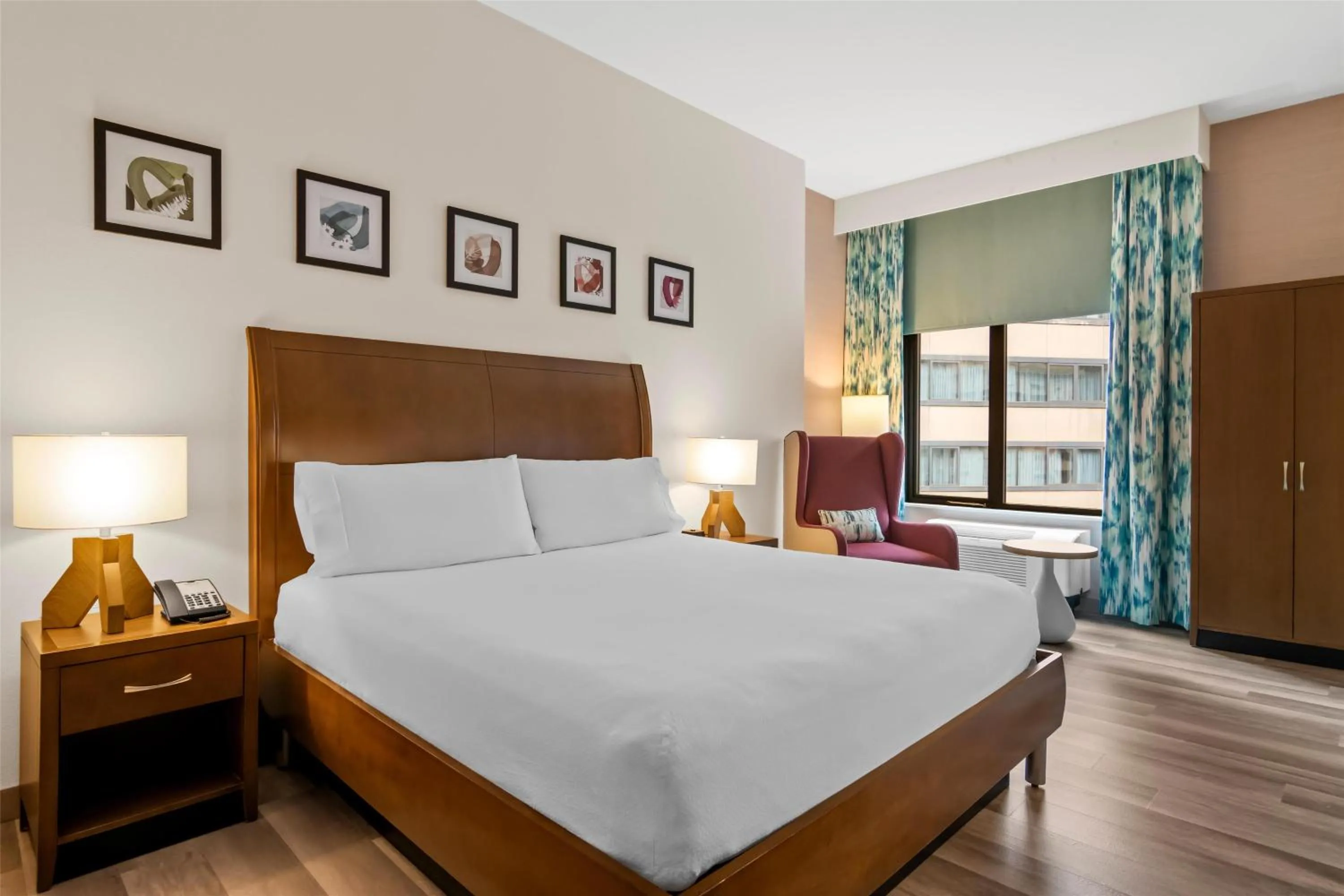 Bed in Hilton Garden Inn Chicago Downtown Riverwalk