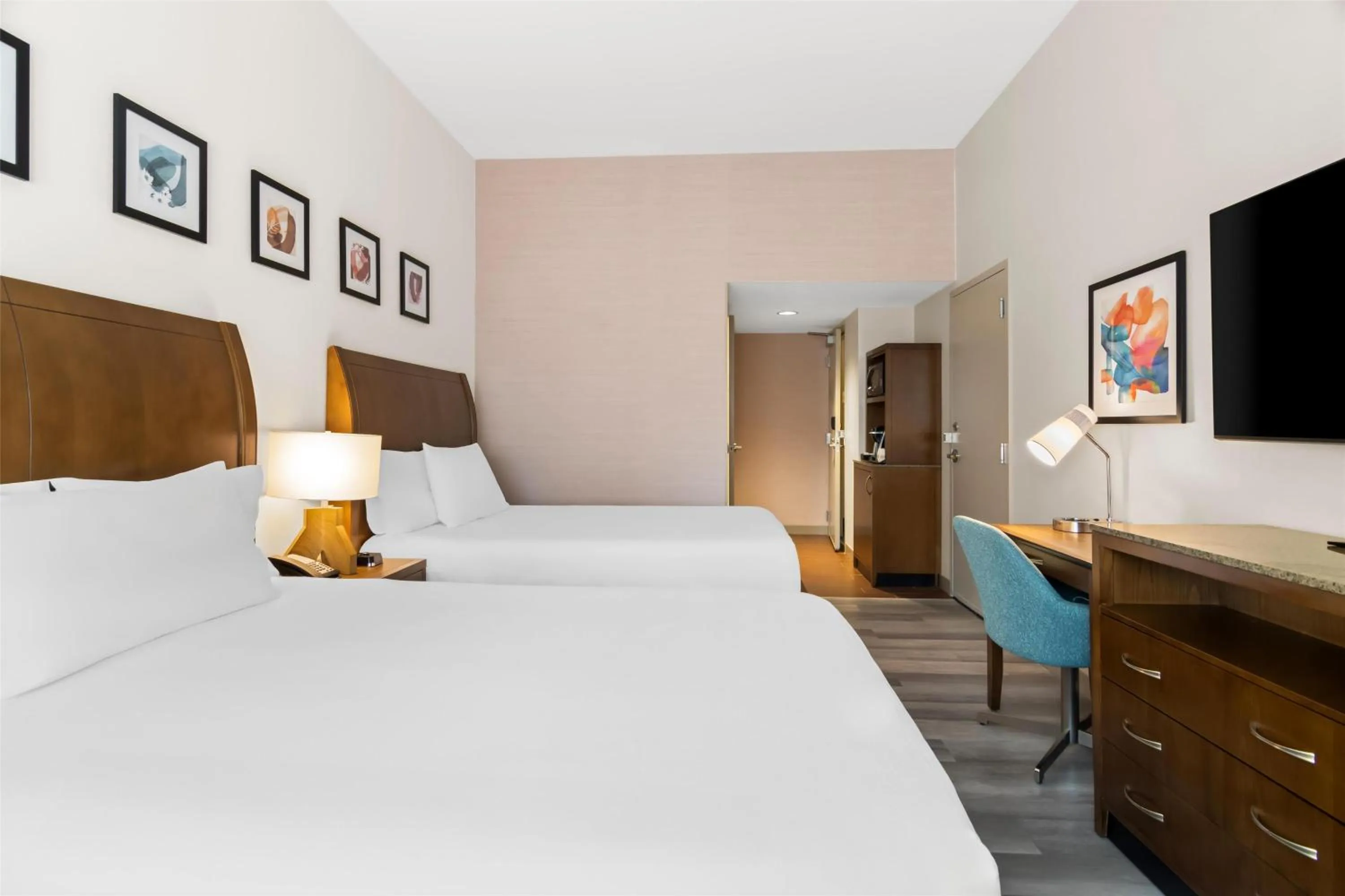 Bedroom, Bed in Hilton Garden Inn Chicago Downtown Riverwalk