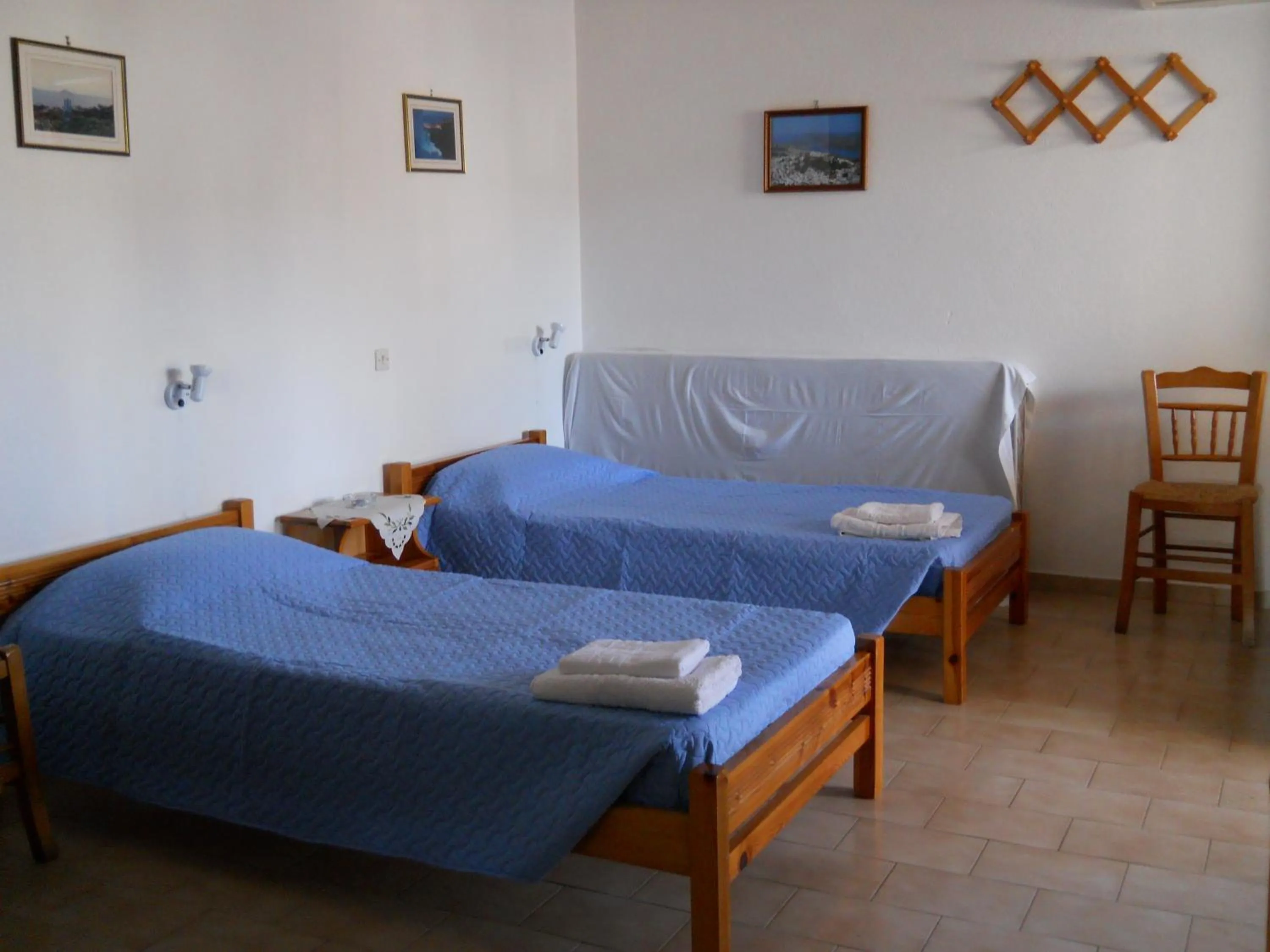 Bed in Yvonni Studios
