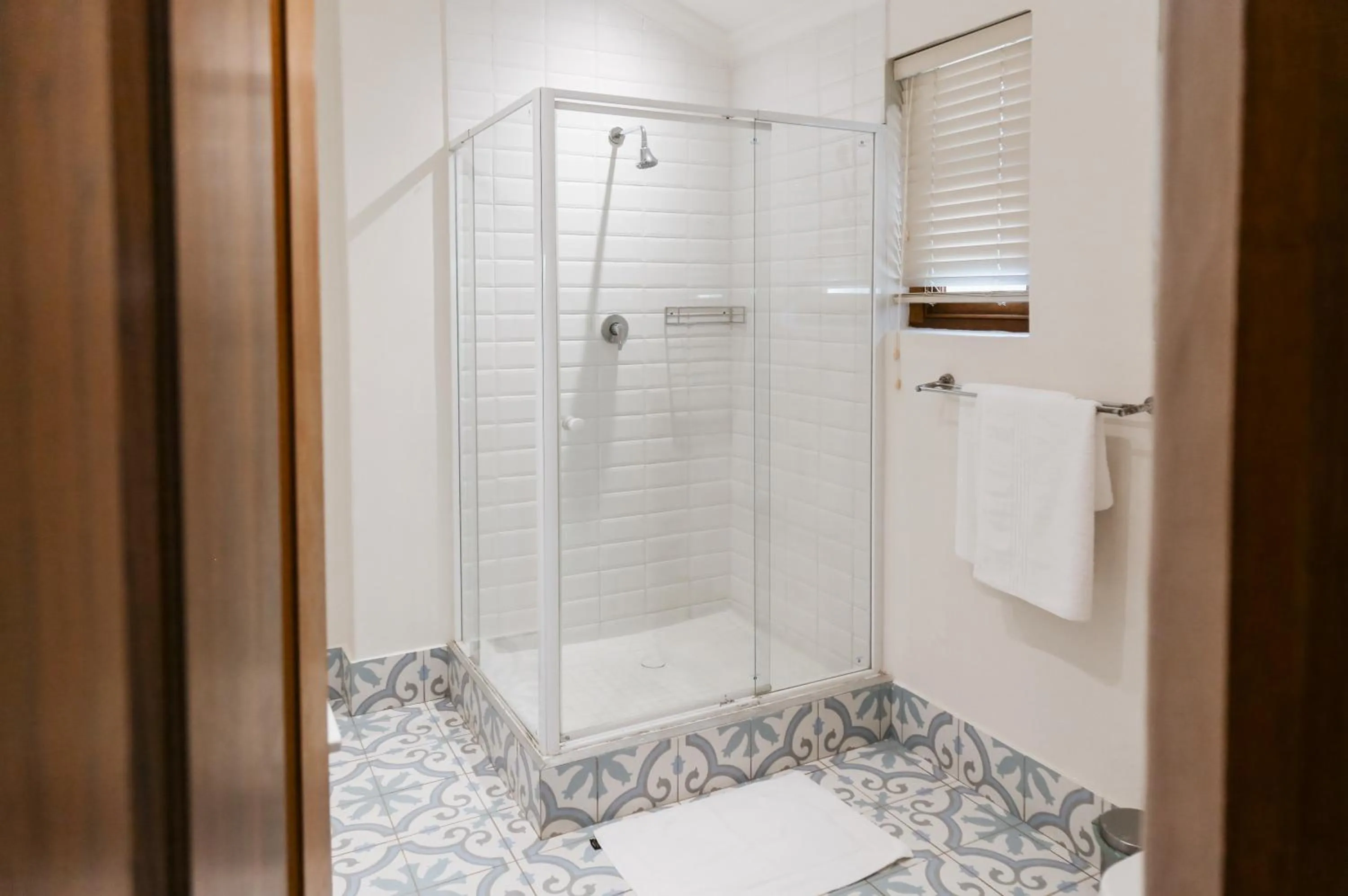 Shower in Le Pommier Wine Estate