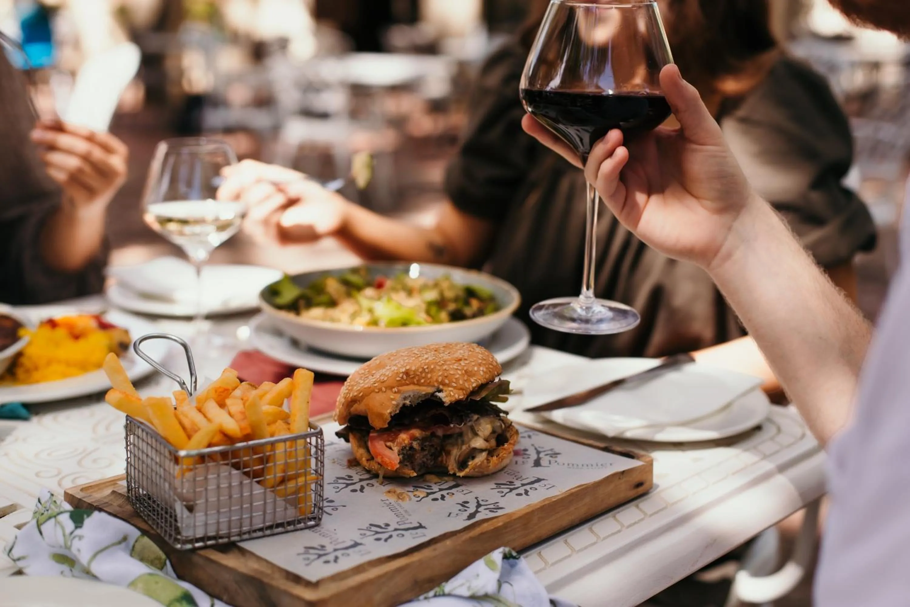 Restaurant/places to eat in Le Pommier Wine Estate
