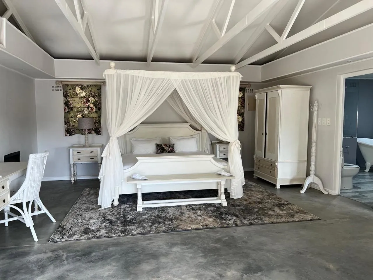 Bedroom, Bed in Le Pommier Wine Estate