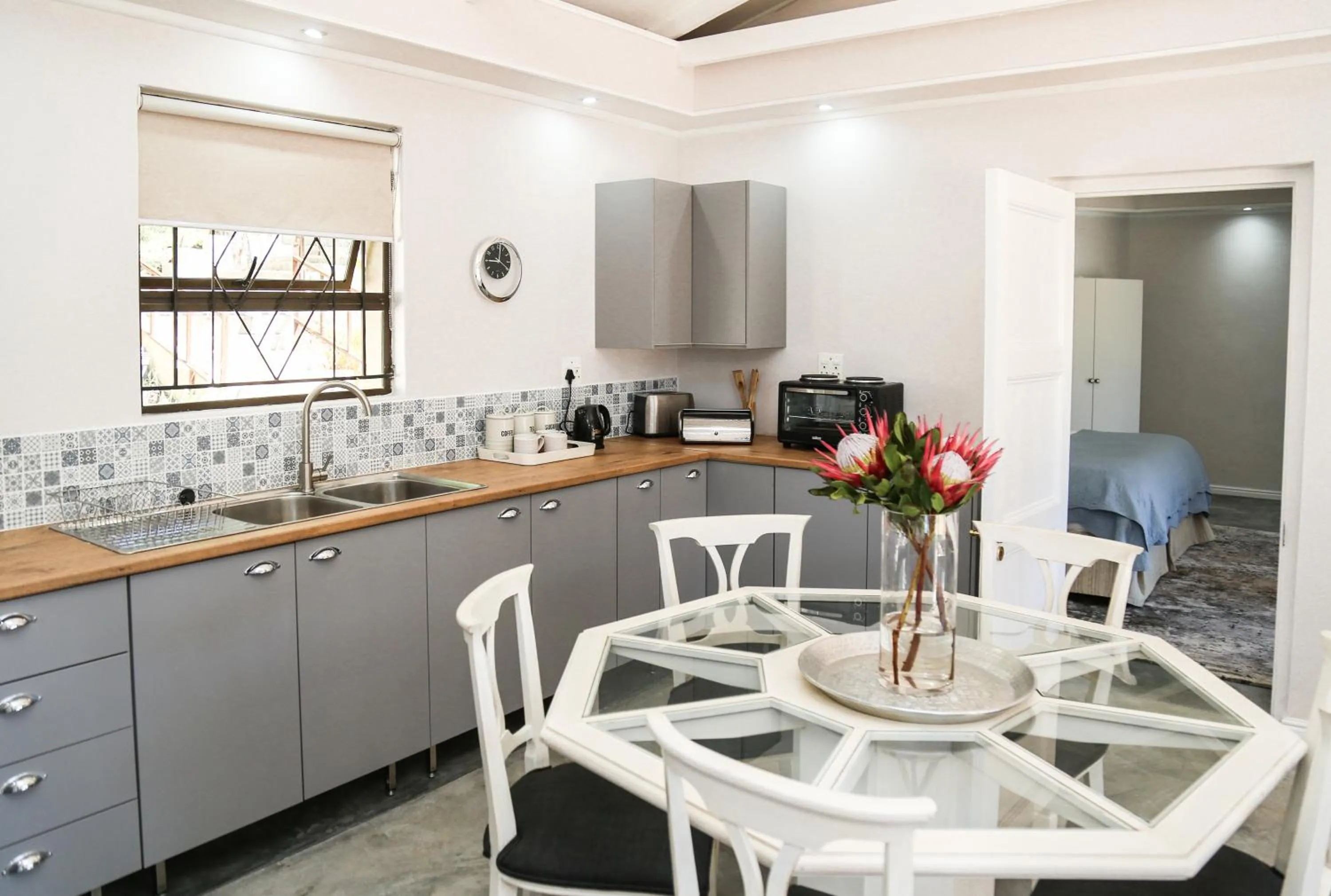 Kitchen or kitchenette in Le Pommier Wine Estate