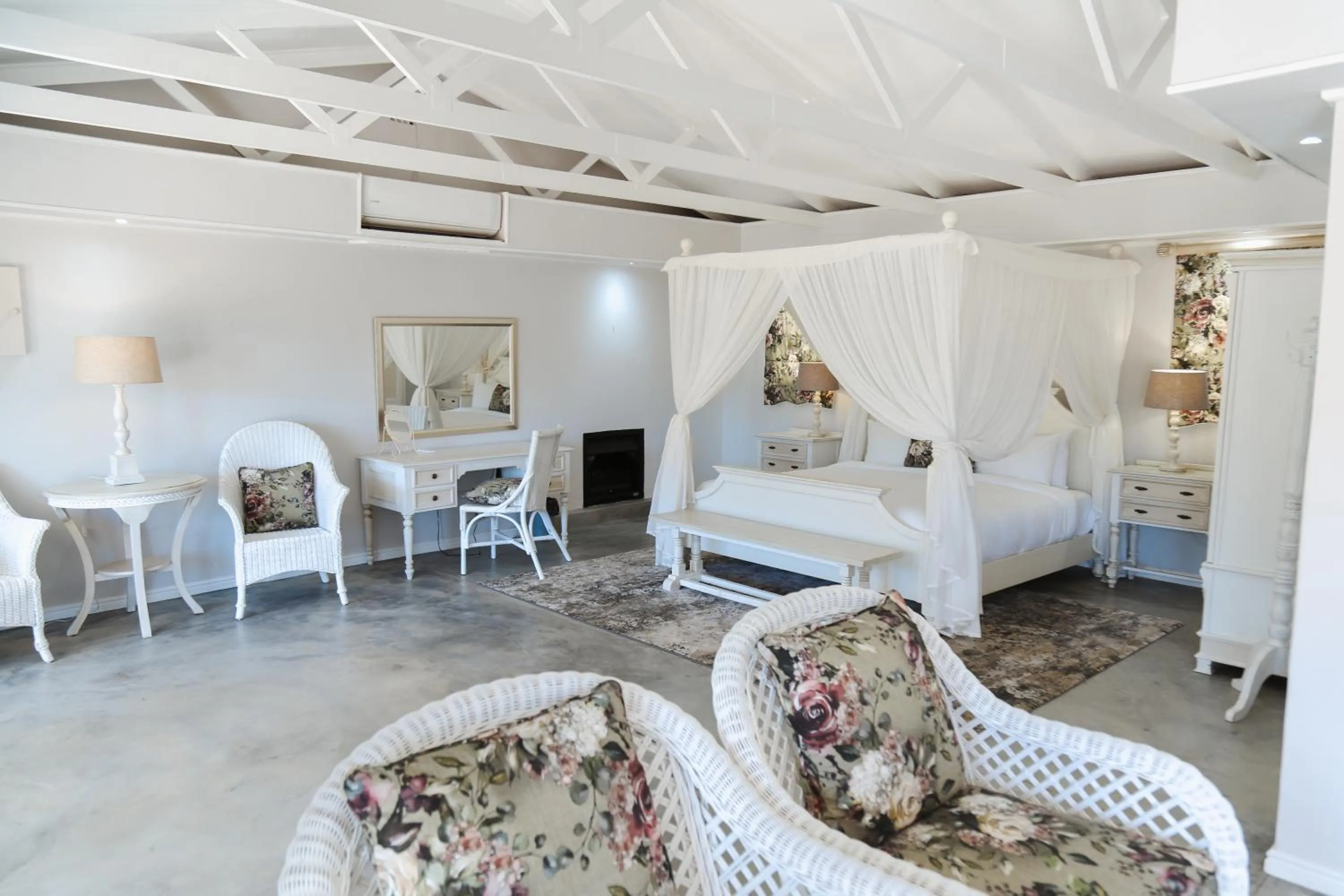 Living room, Bed in Le Pommier Wine Estate