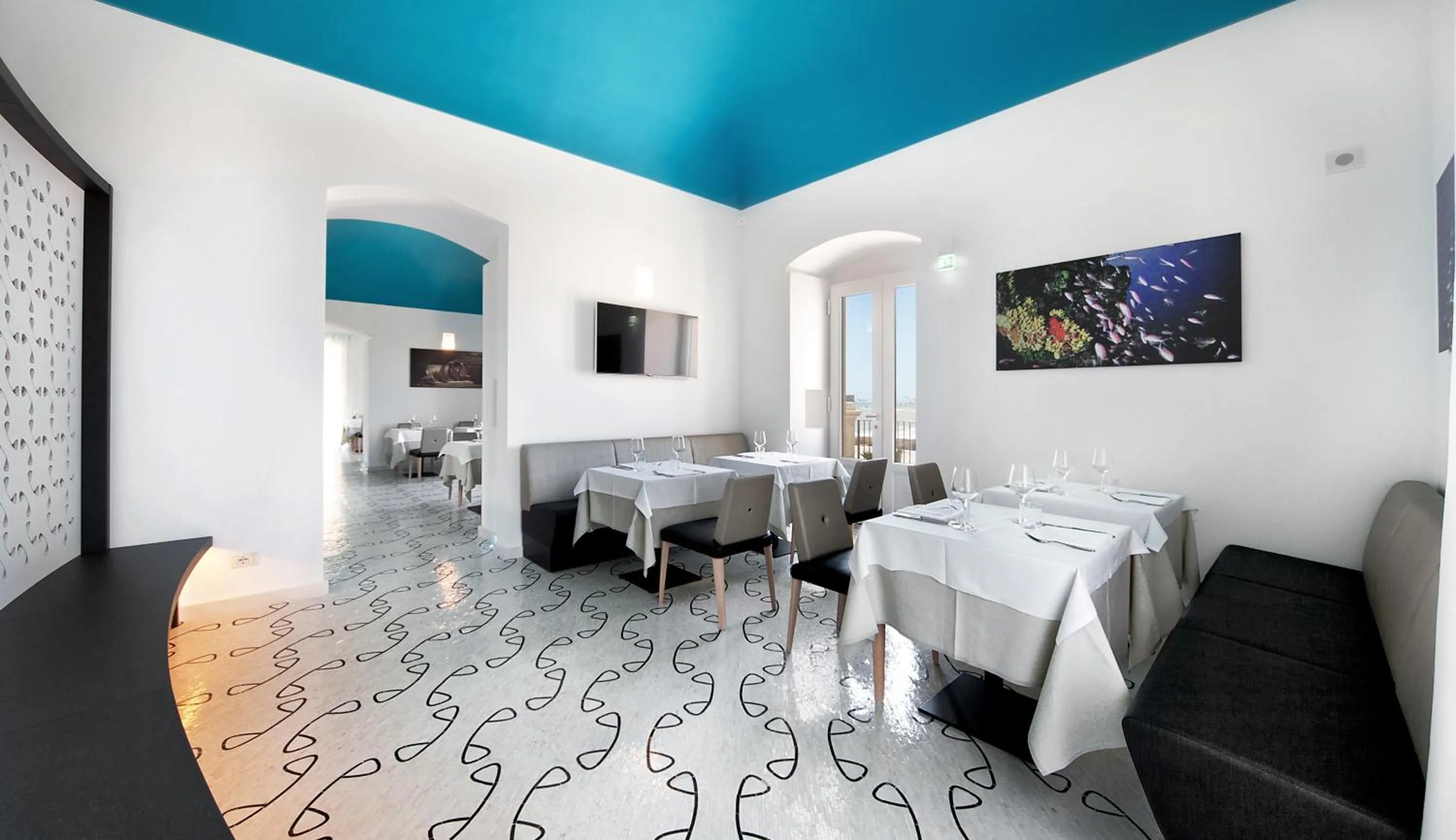 Restaurant/places to eat in Zafran Boutique Hotel