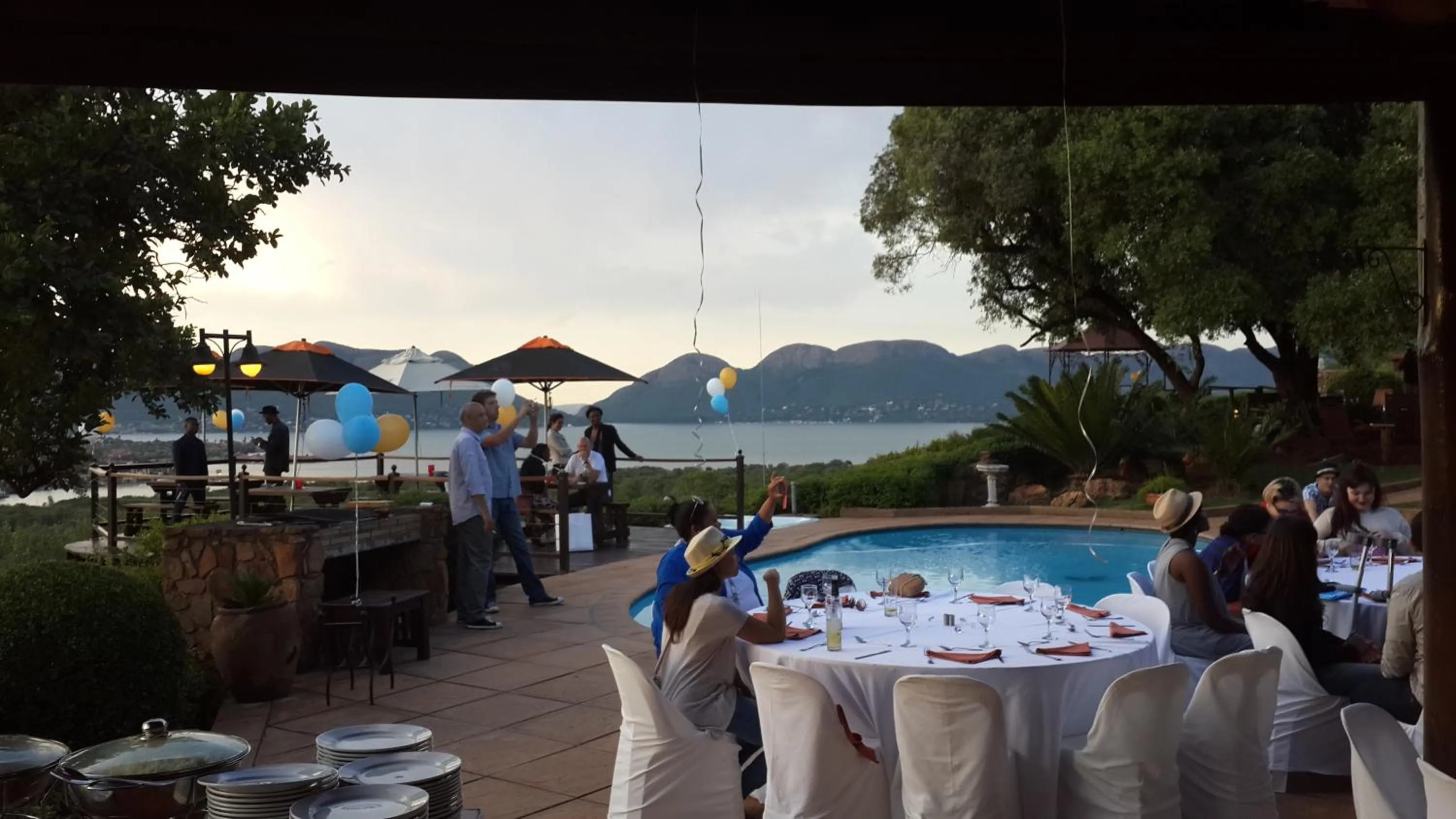 Restaurant/places to eat in La Montagne Guest Lodge