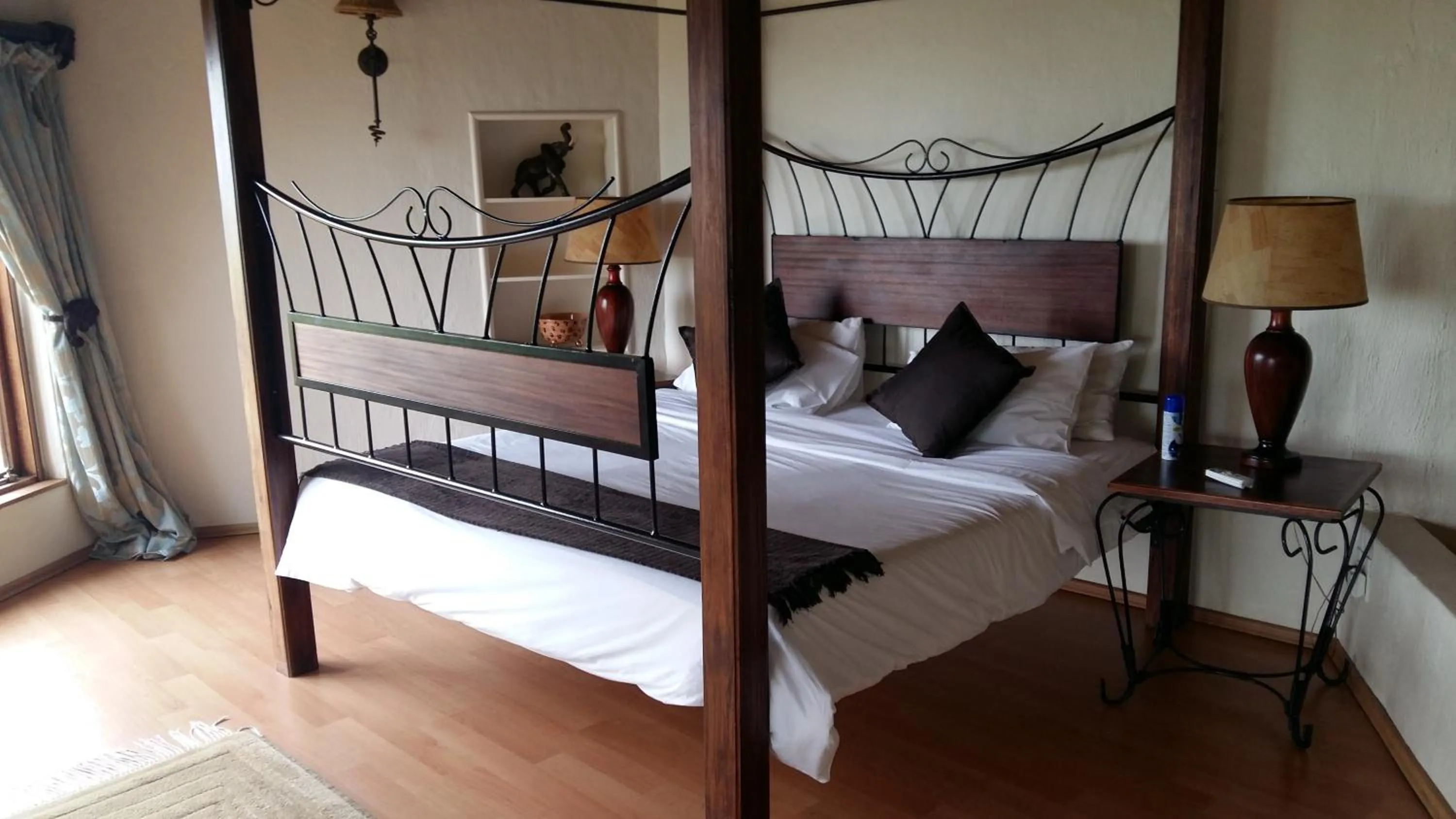 Bed in La Montagne Guest Lodge