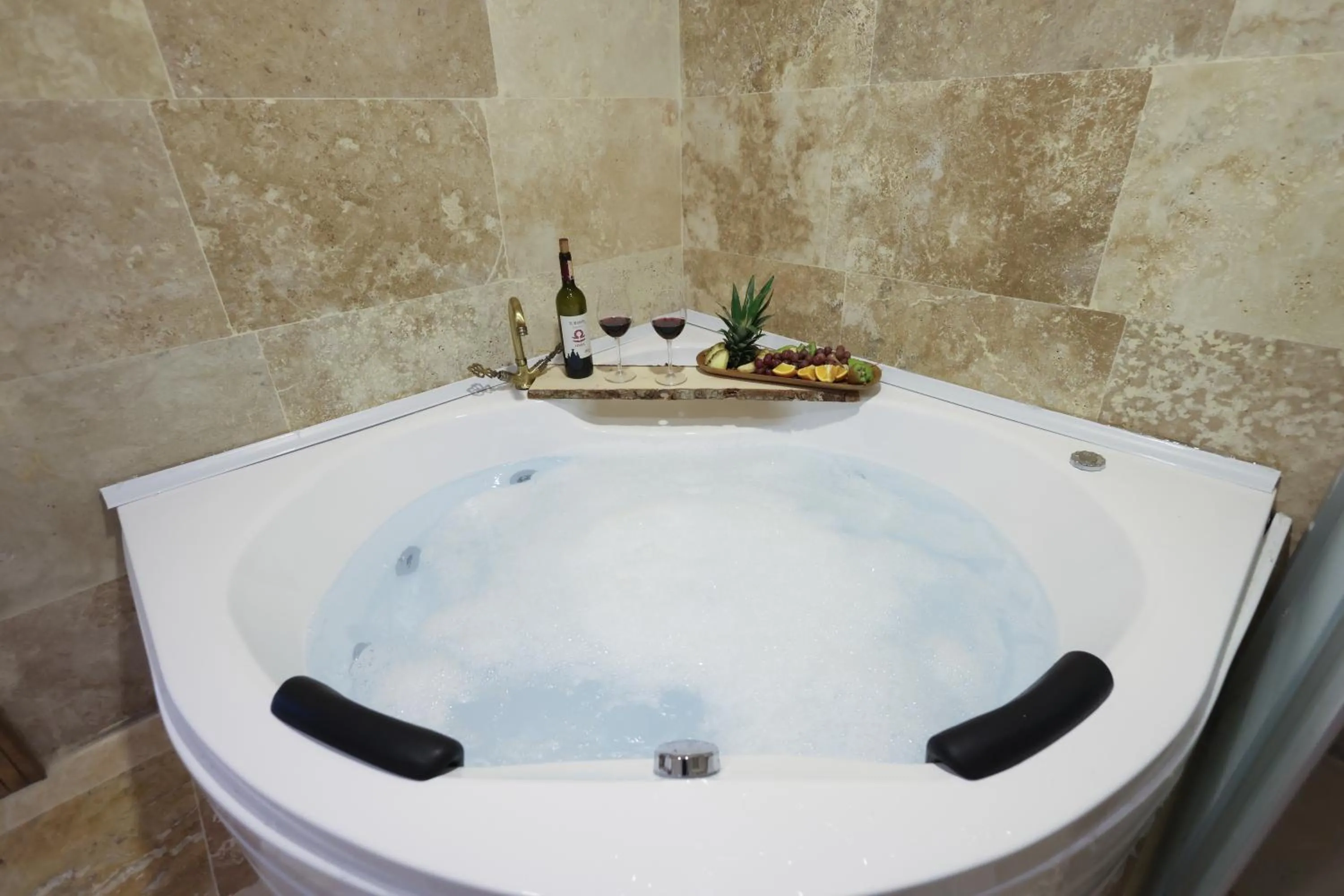 Hot Tub in Rio Cappadocia Hotel