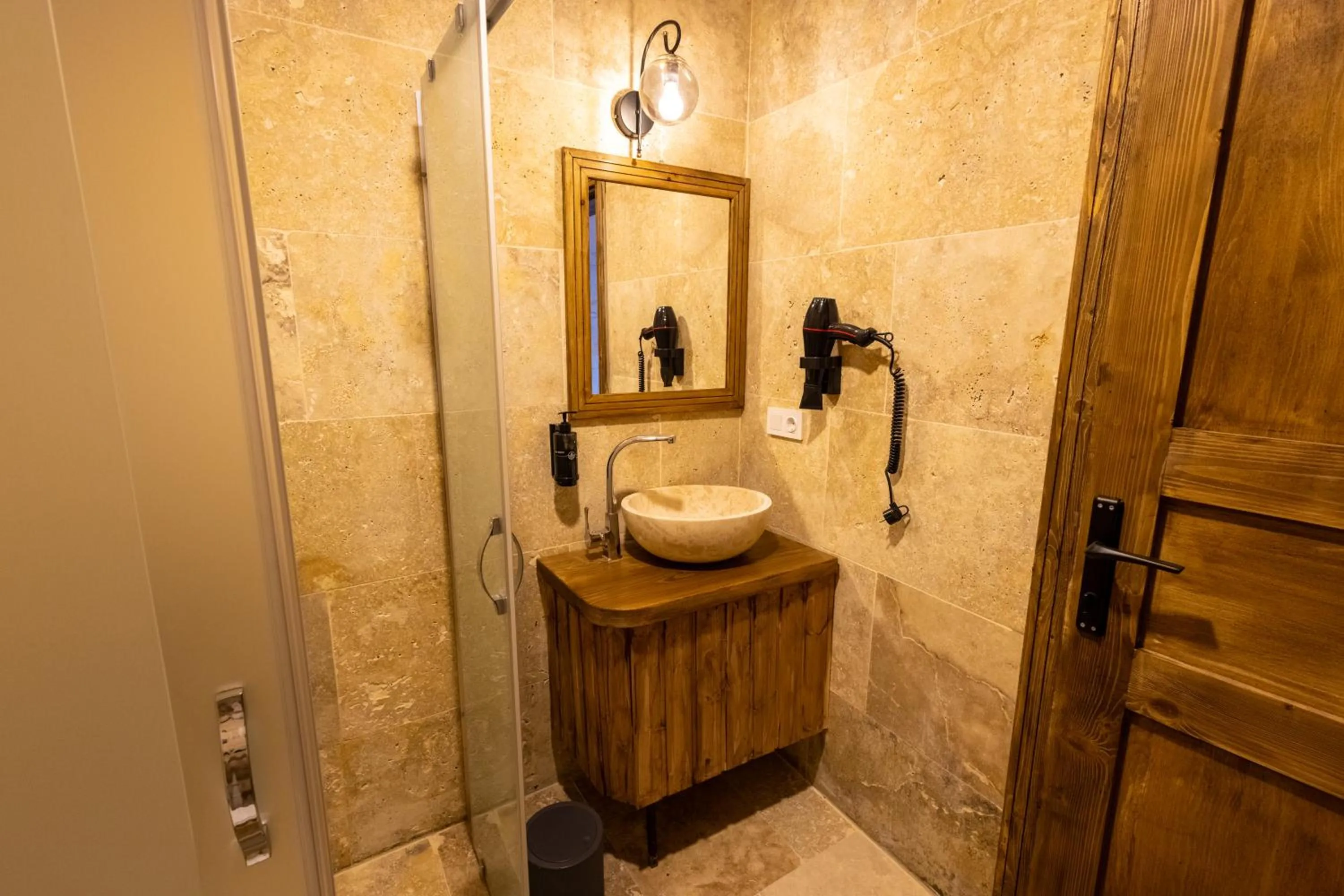 Shower in Rio Cappadocia Hotel