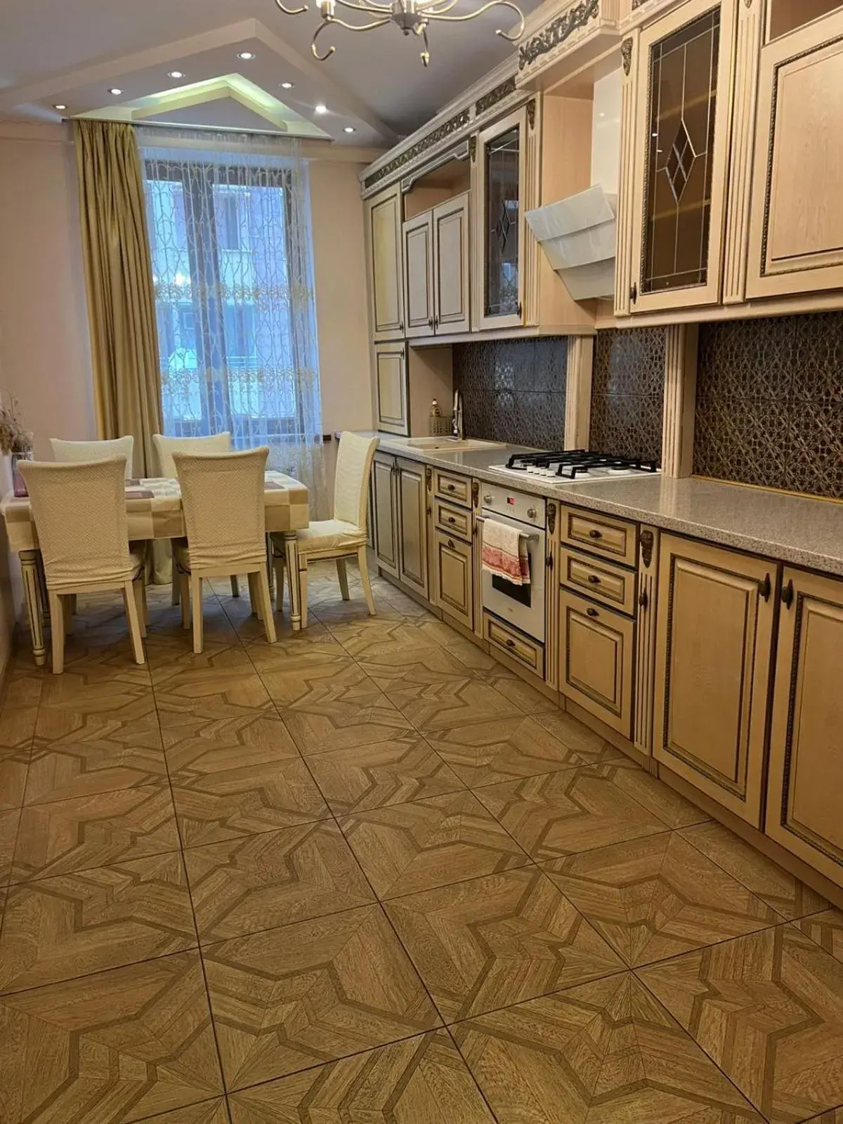 Three-Bedroom Apartment with Balcony in Rent Inn Yerevan on Arami Street Three-Bedroom Apartment with Balcony in Rent Inn Yerevan on Arami Street