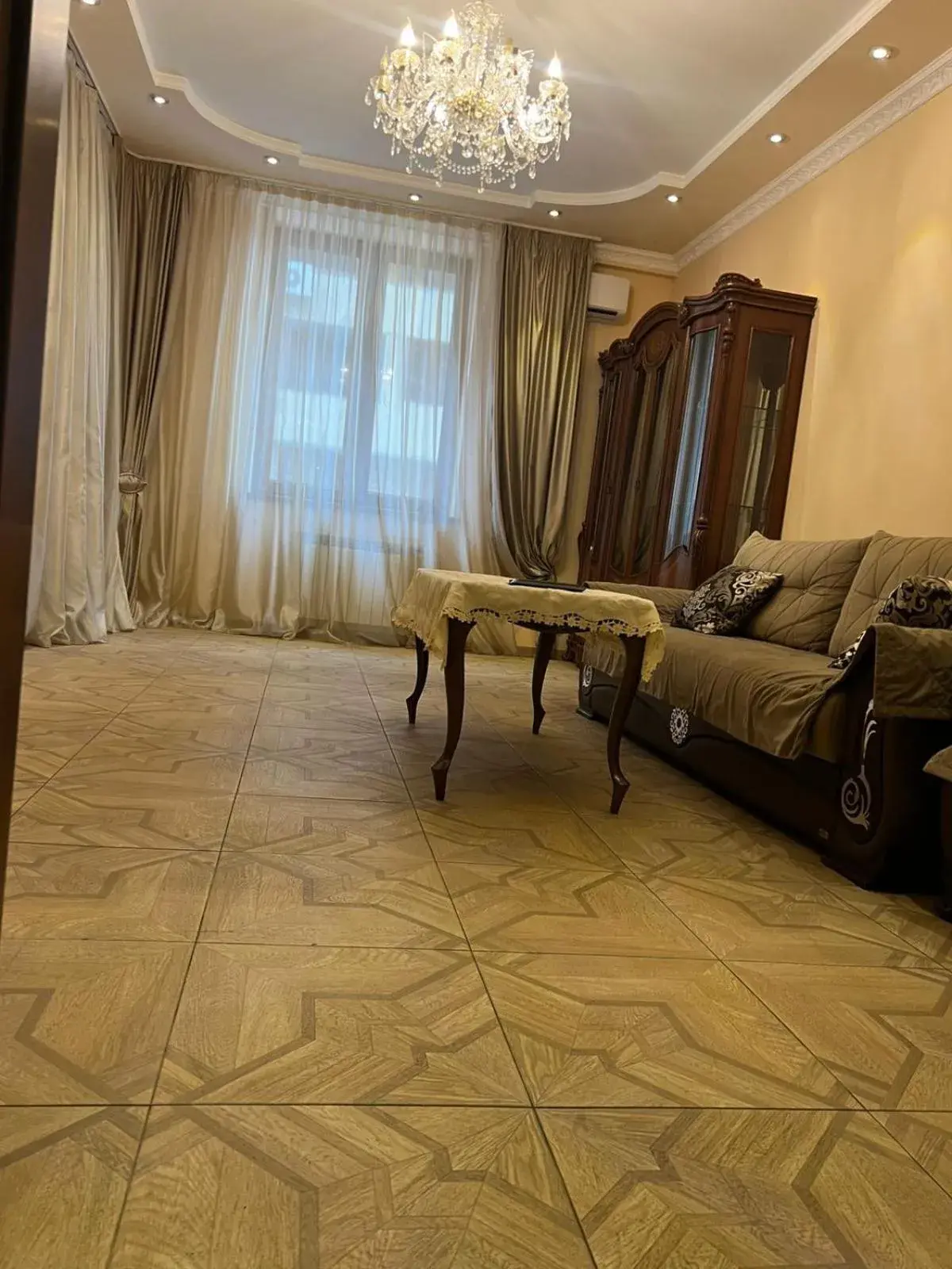 Three-Bedroom Apartment with Balcony in Rent Inn Yerevan on Arami Street Three-Bedroom Apartment with Balcony in Rent Inn Yerevan on Arami Street