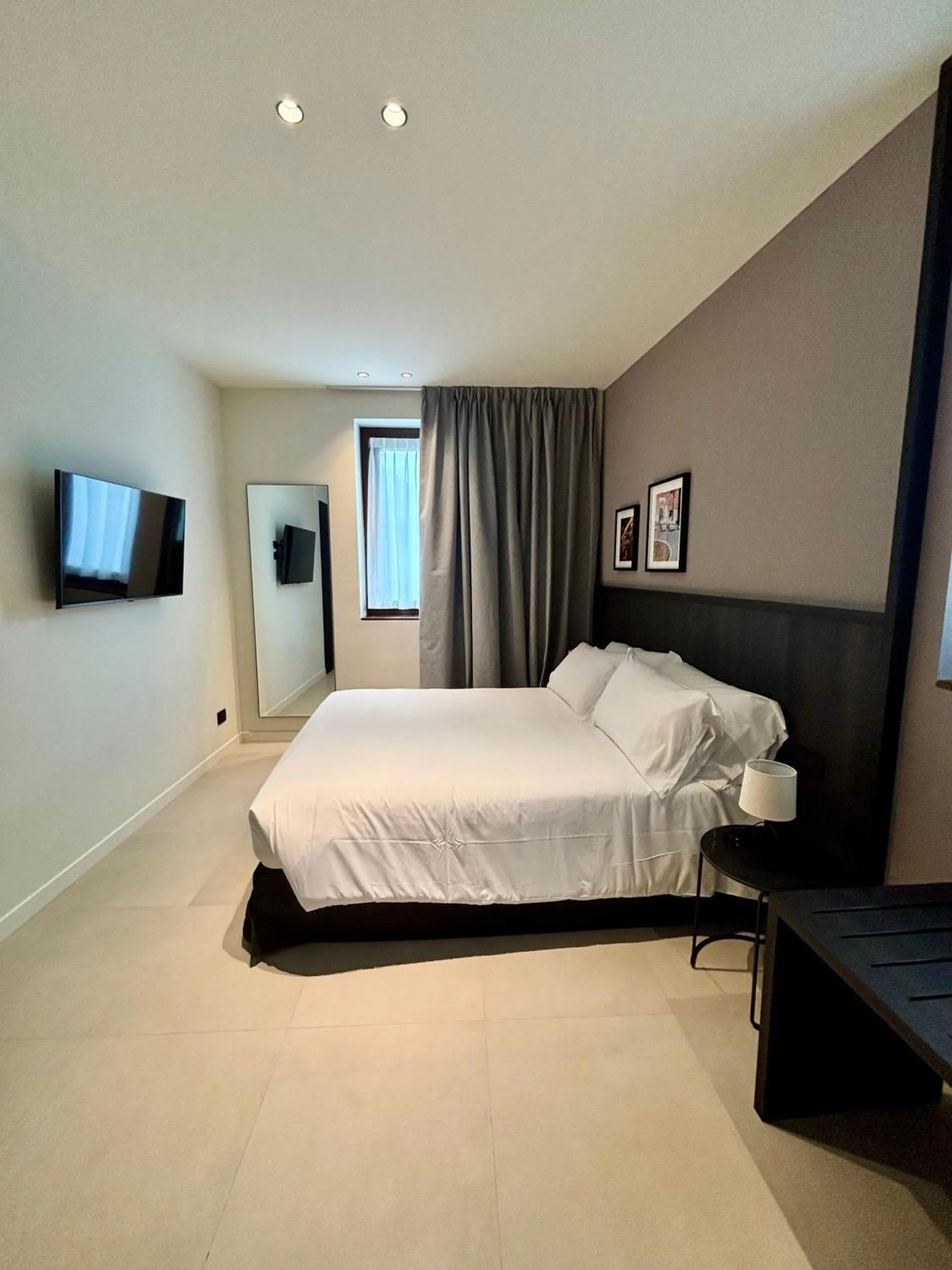 Photo of the whole room, Bed in Hotel Stelvio Tirano