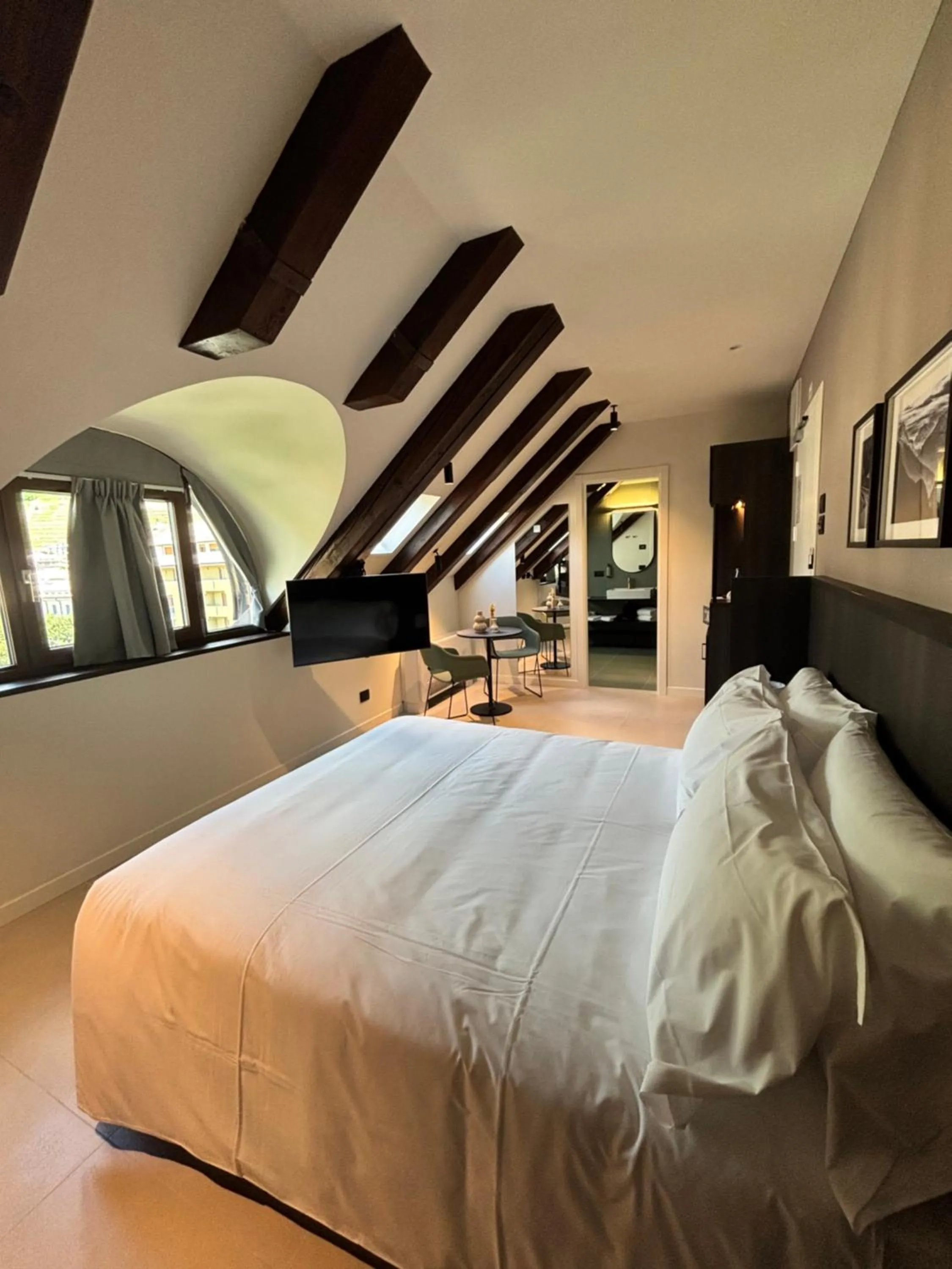 Photo of the whole room, Bed in Hotel Stelvio Tirano