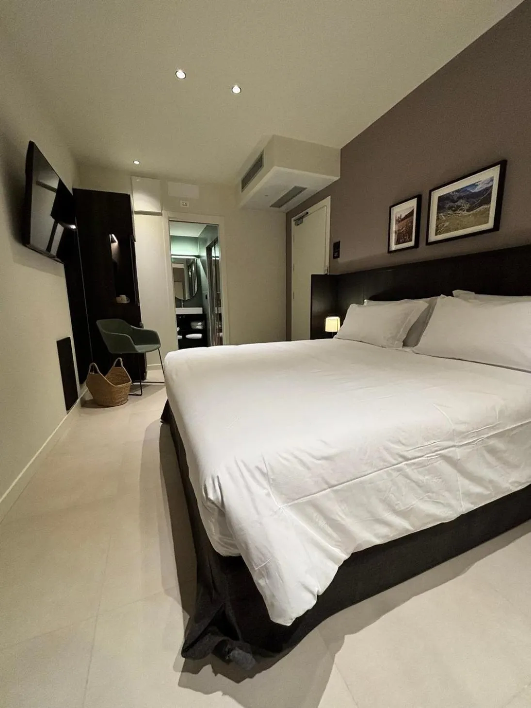 Photo of the whole room, Bed in Hotel Stelvio Tirano