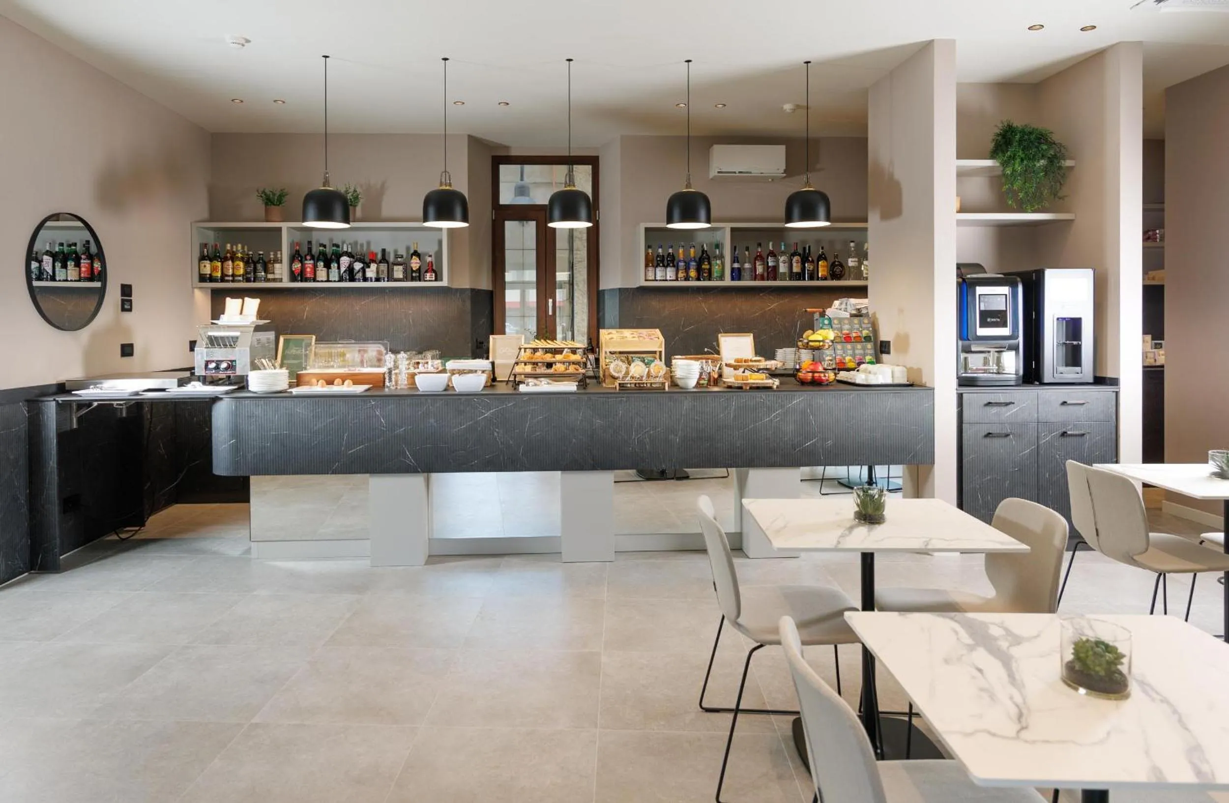 Buffet breakfast in Hotel Stelvio Tirano