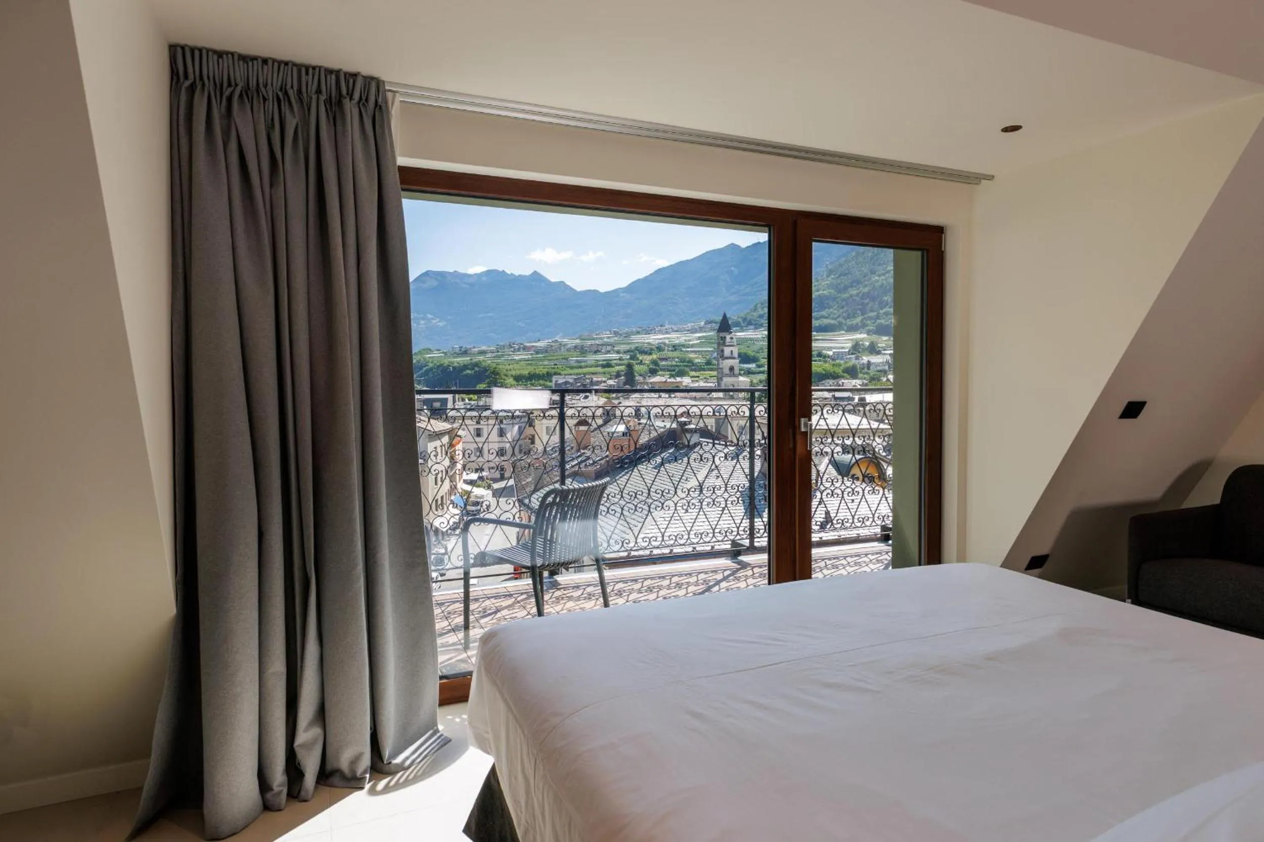Bed in Hotel Stelvio Tirano