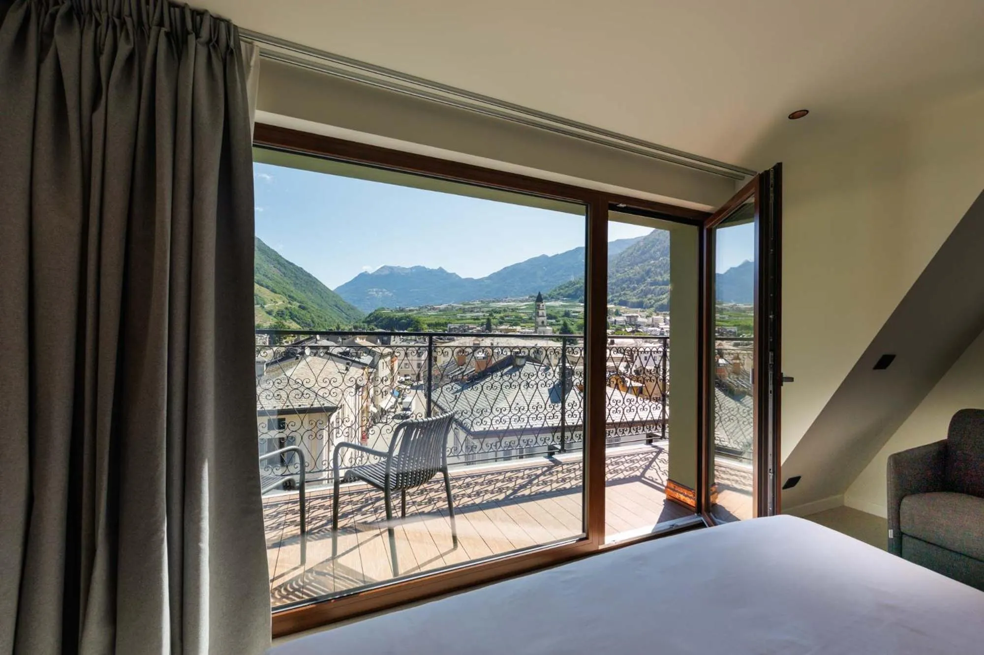 Bed in Hotel Stelvio Tirano