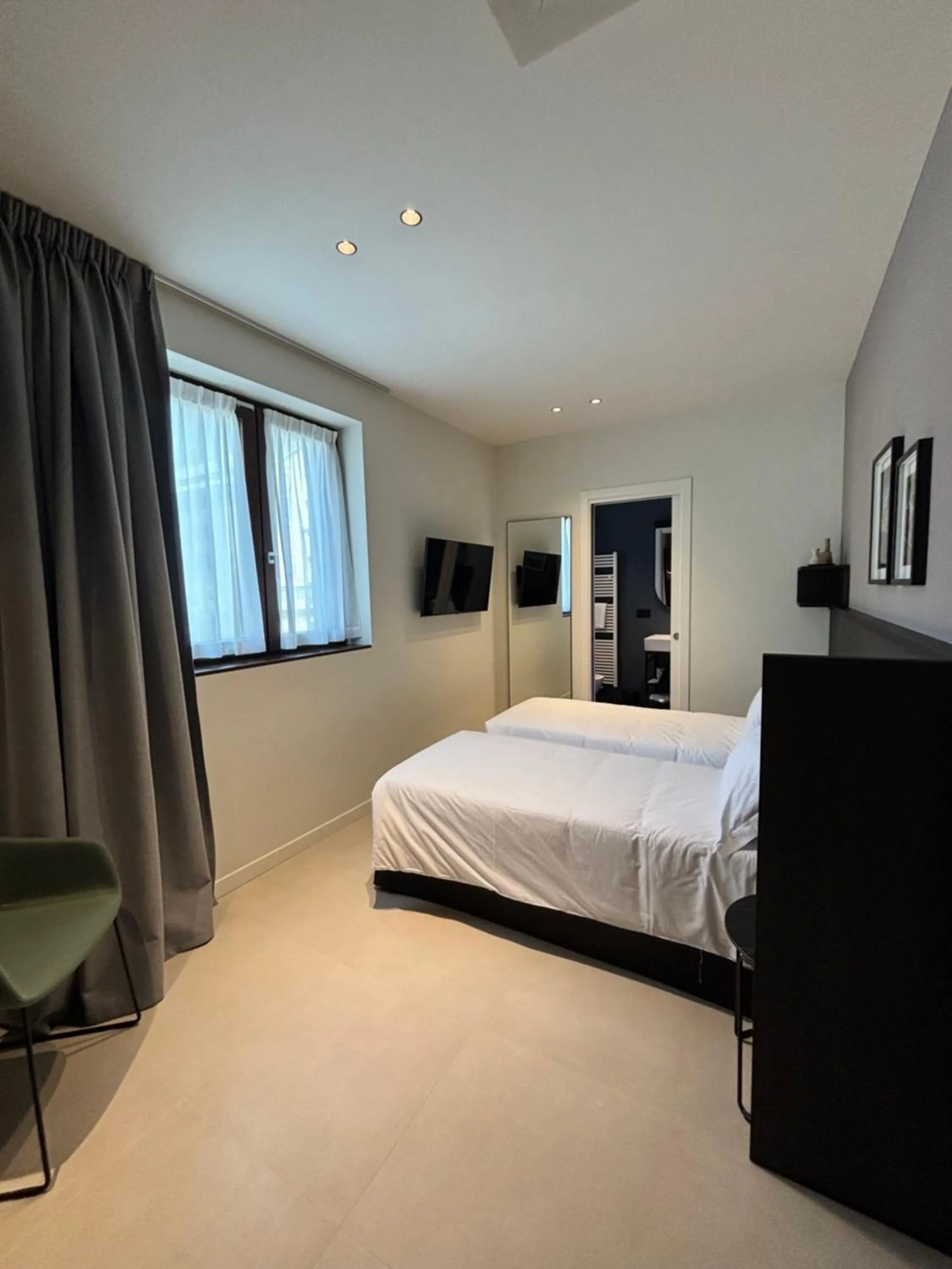 Photo of the whole room, Bed in Hotel Stelvio Tirano