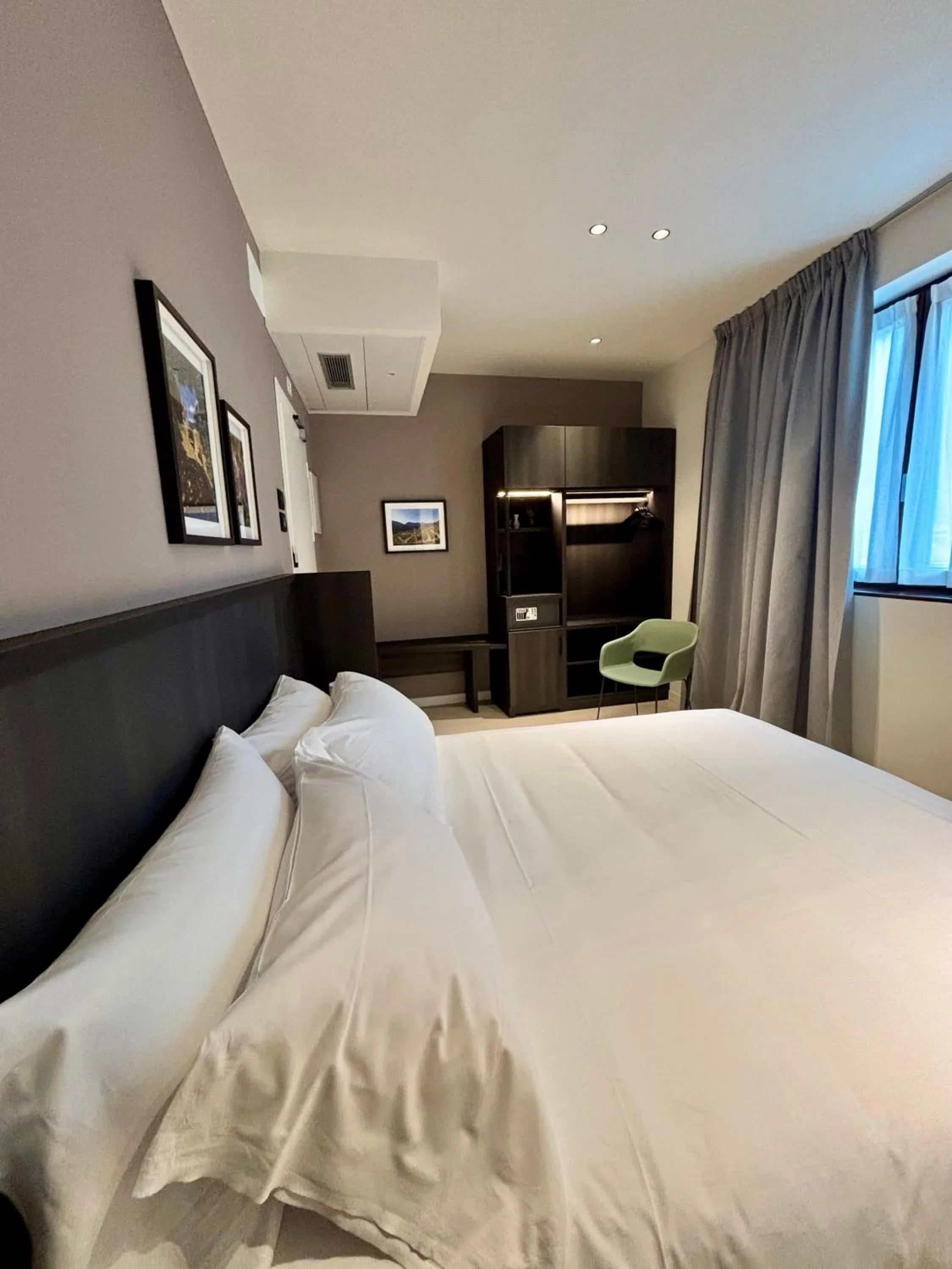 Photo of the whole room, Bed in Hotel Stelvio Tirano