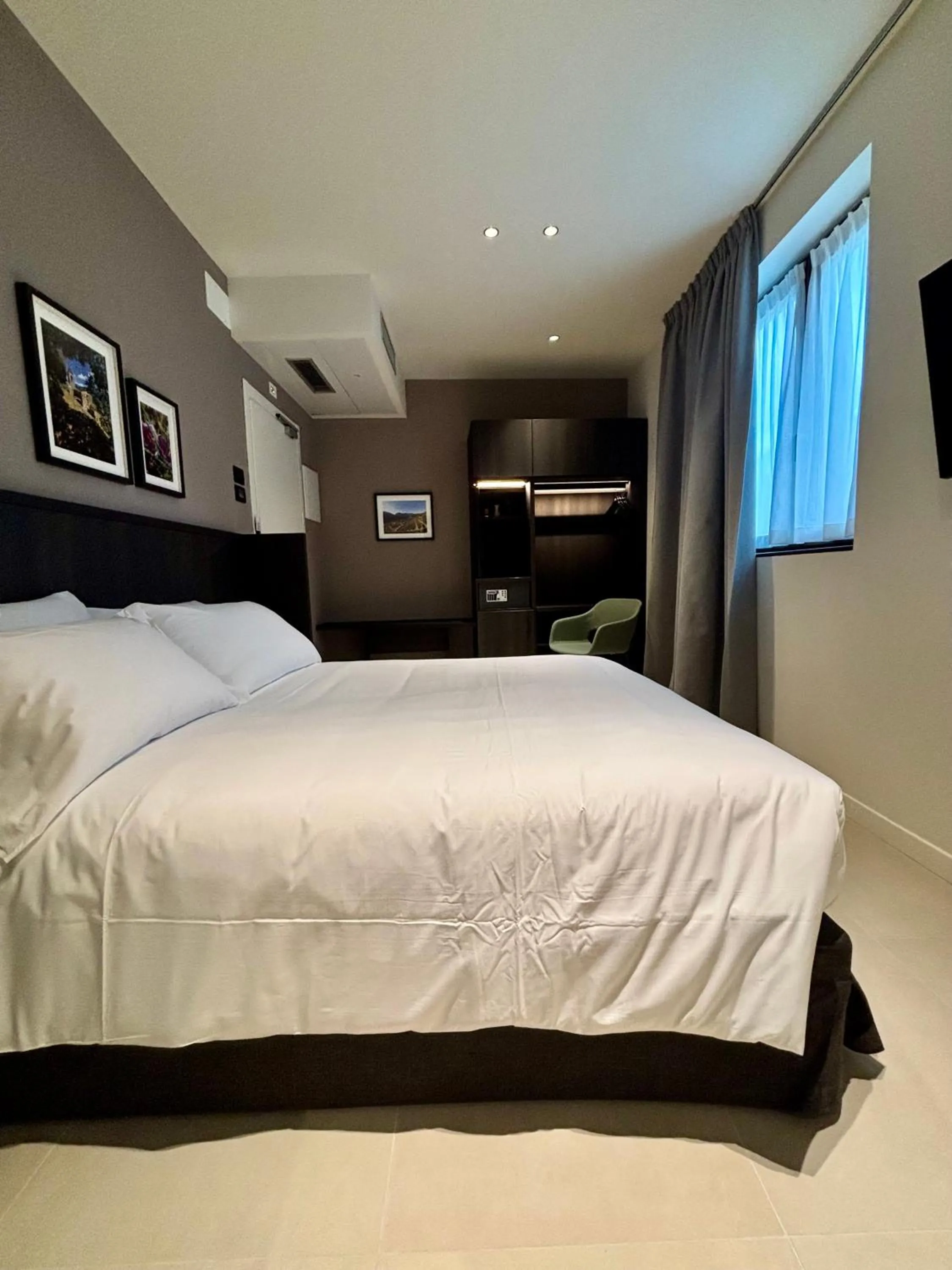 Photo of the whole room, Bed in Hotel Stelvio Tirano